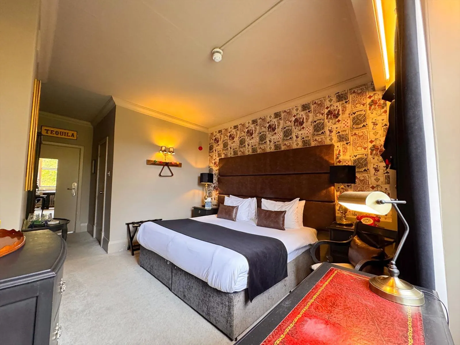 Bed in White Hart Hotel & Apartments