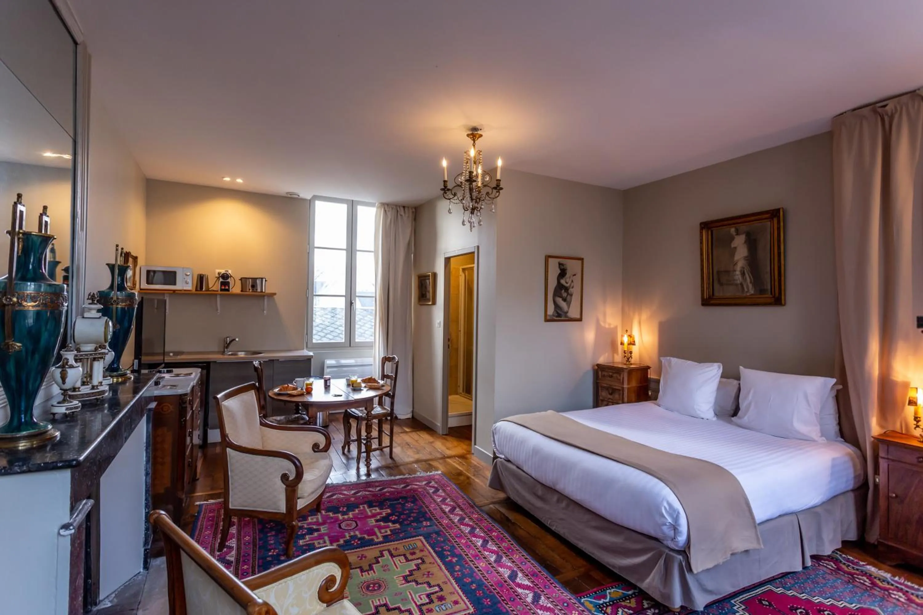 Bed in La Maison d'Aristide - Jacques Cœur - Panette Collection