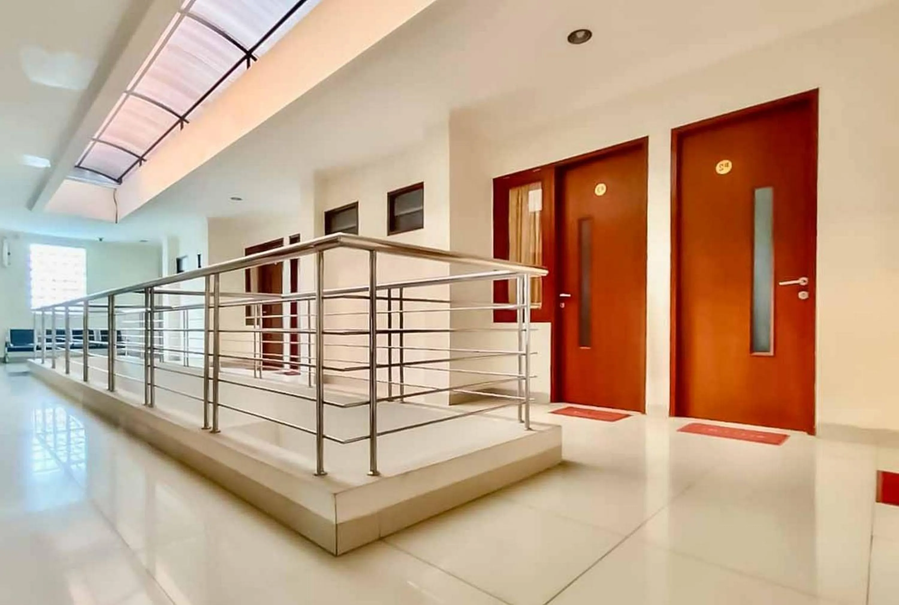 RedDoorz Syariah Plus near Cirebon Super Block Mall 2