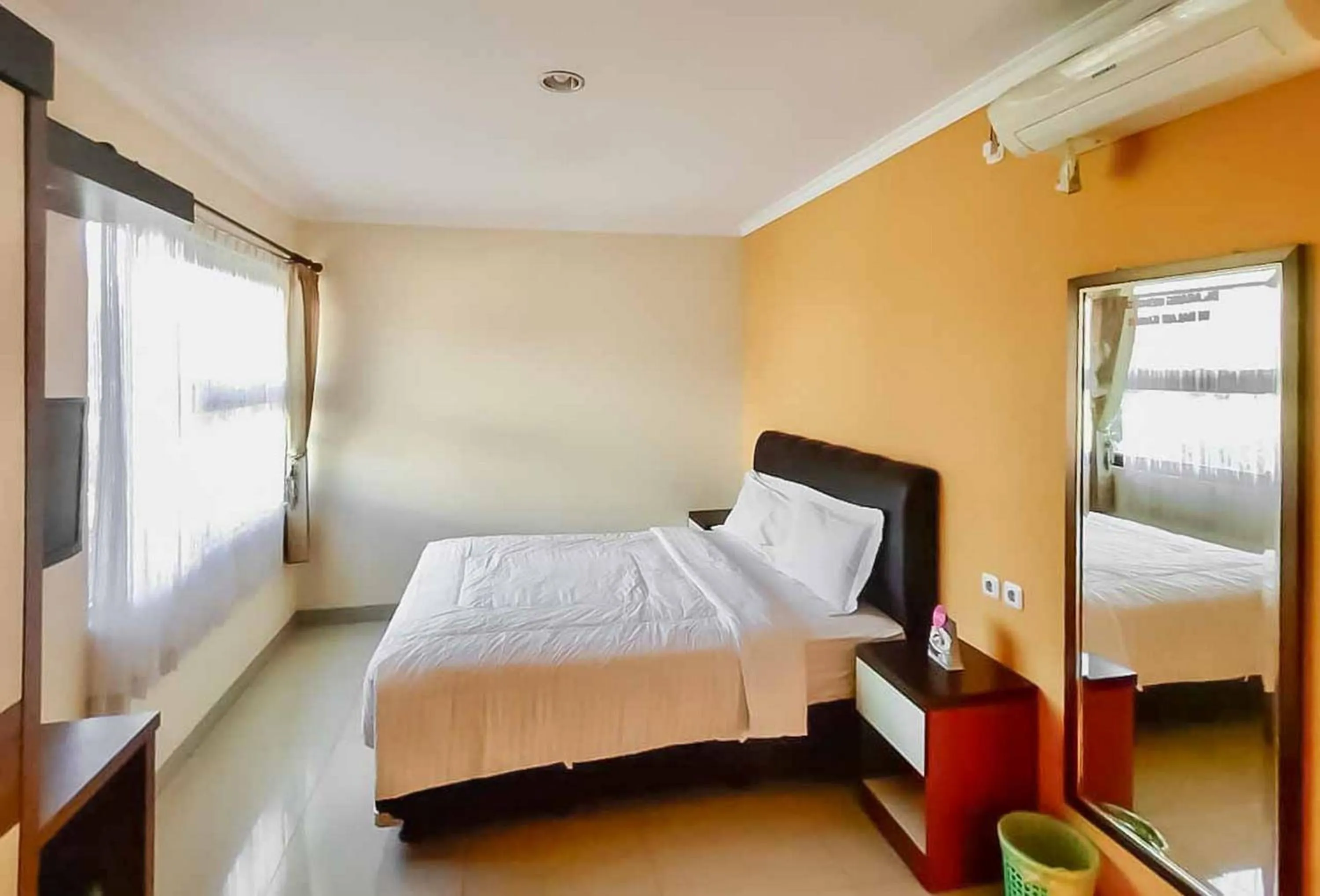 Bed in RedDoorz Syariah Plus near Cirebon Super Block Mall 2