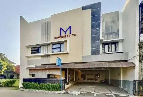 RedDoorz Syariah Plus near Cirebon Super Block Mall 2 RedDoorz Syariah Plus near Cirebon Super Block Mall 2