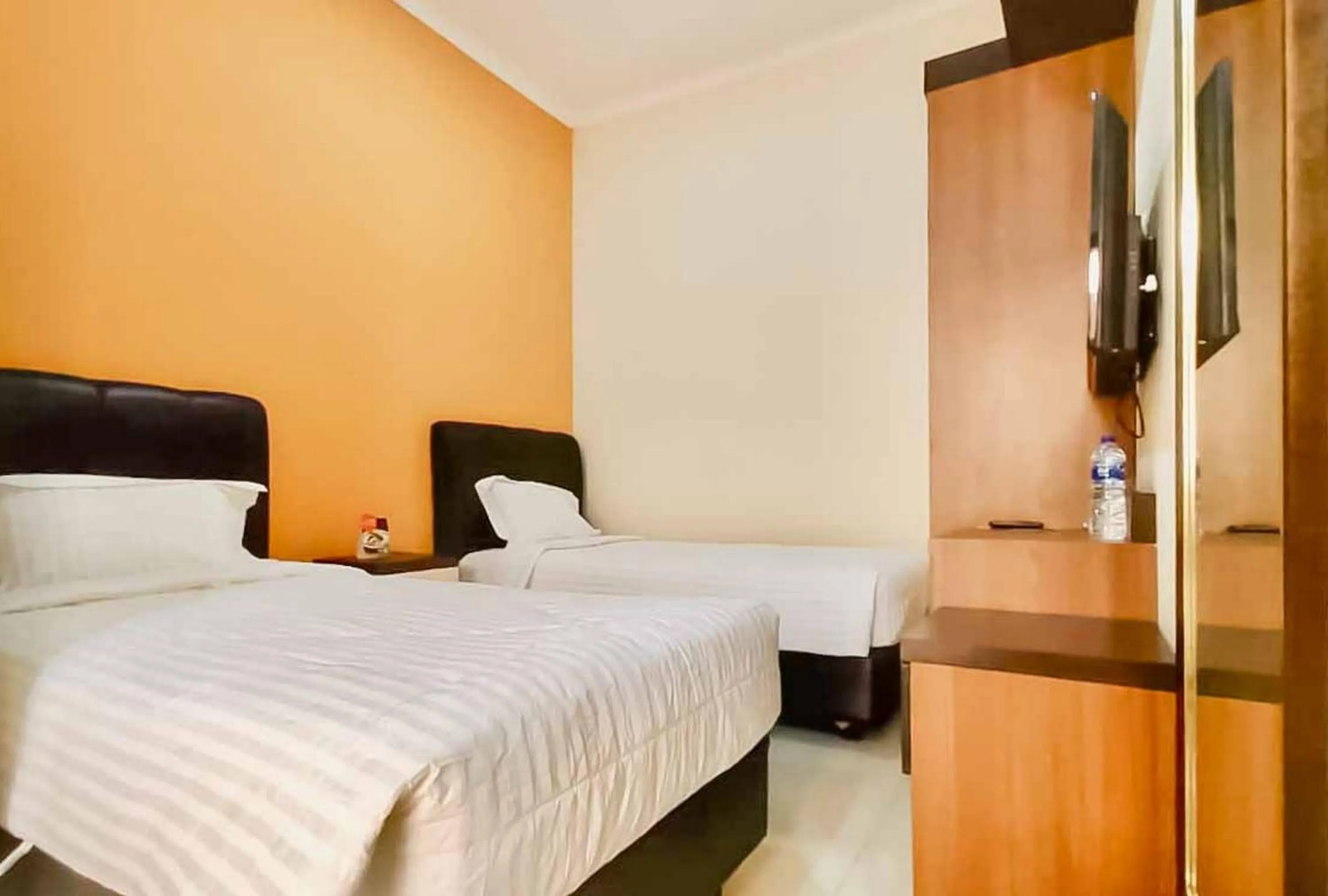 Bed in RedDoorz Syariah Plus near Cirebon Super Block Mall 2