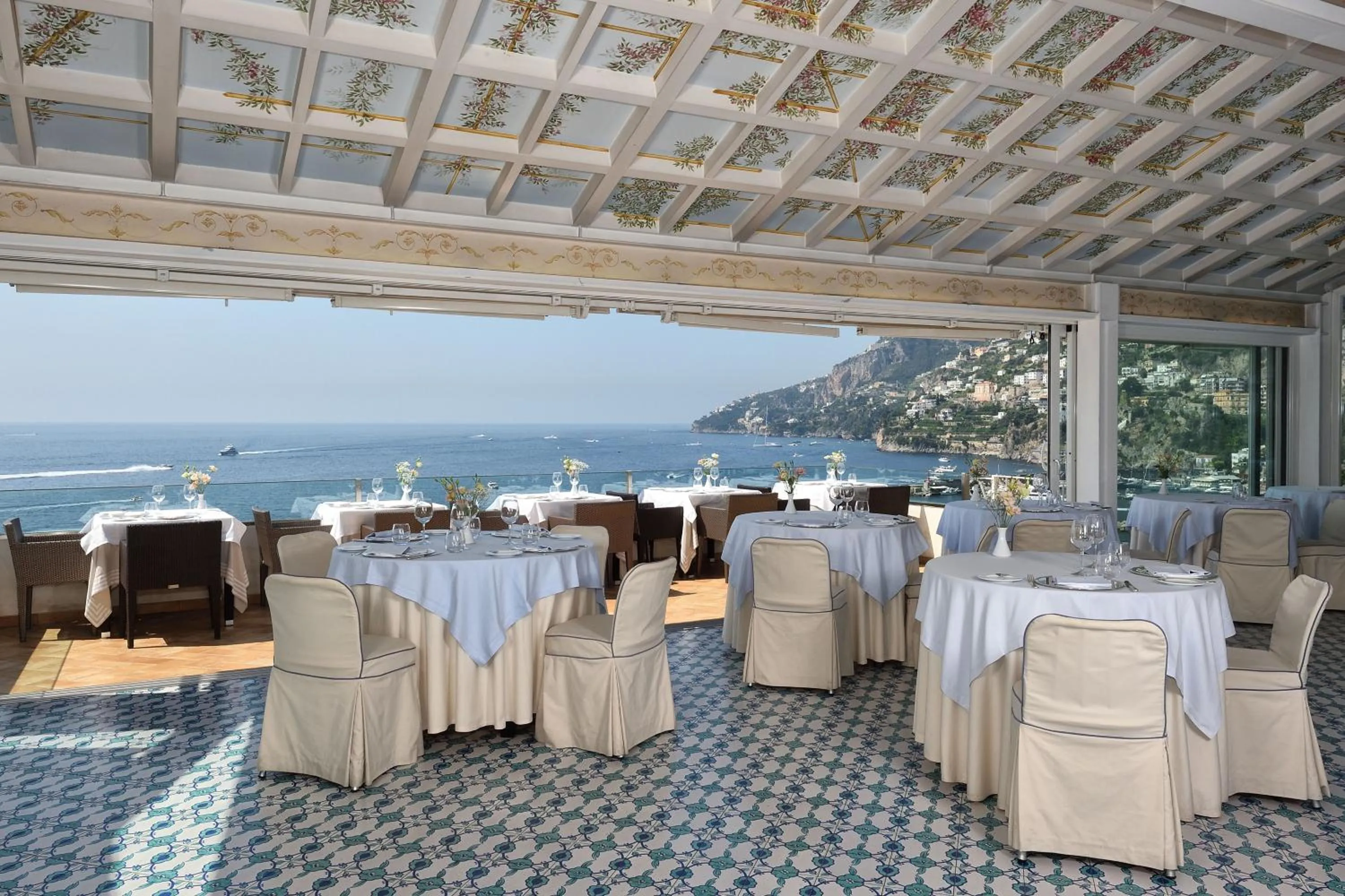 Restaurant/places to eat in Hotel Luna Convento