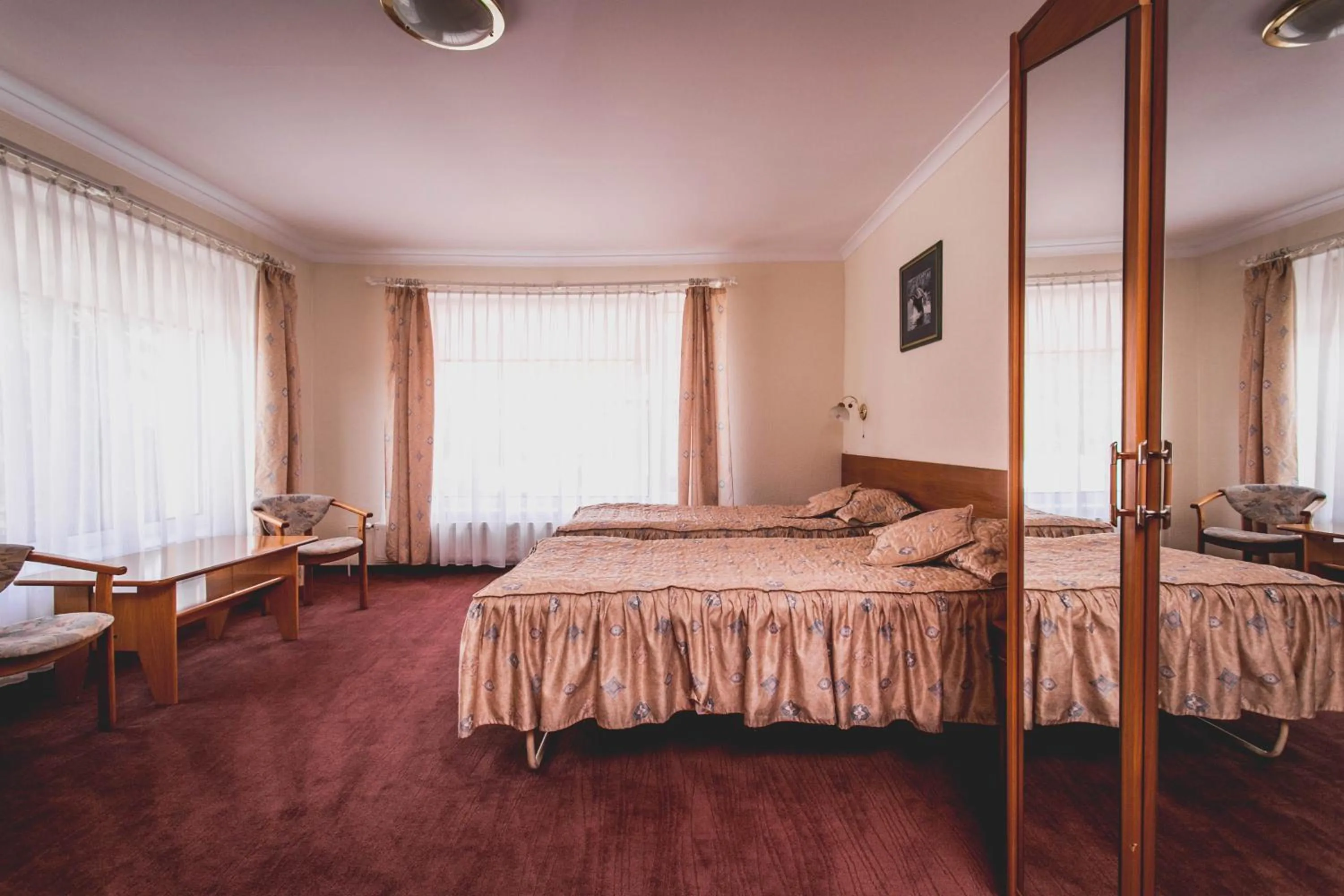 Photo of the whole room, Bed in Hotel Twins