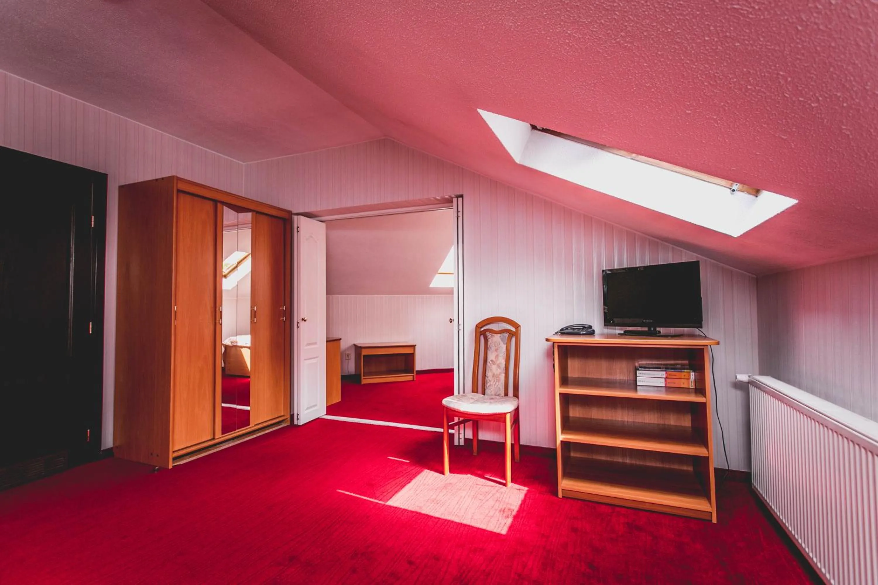 Photo of the whole room in Hotel Twins