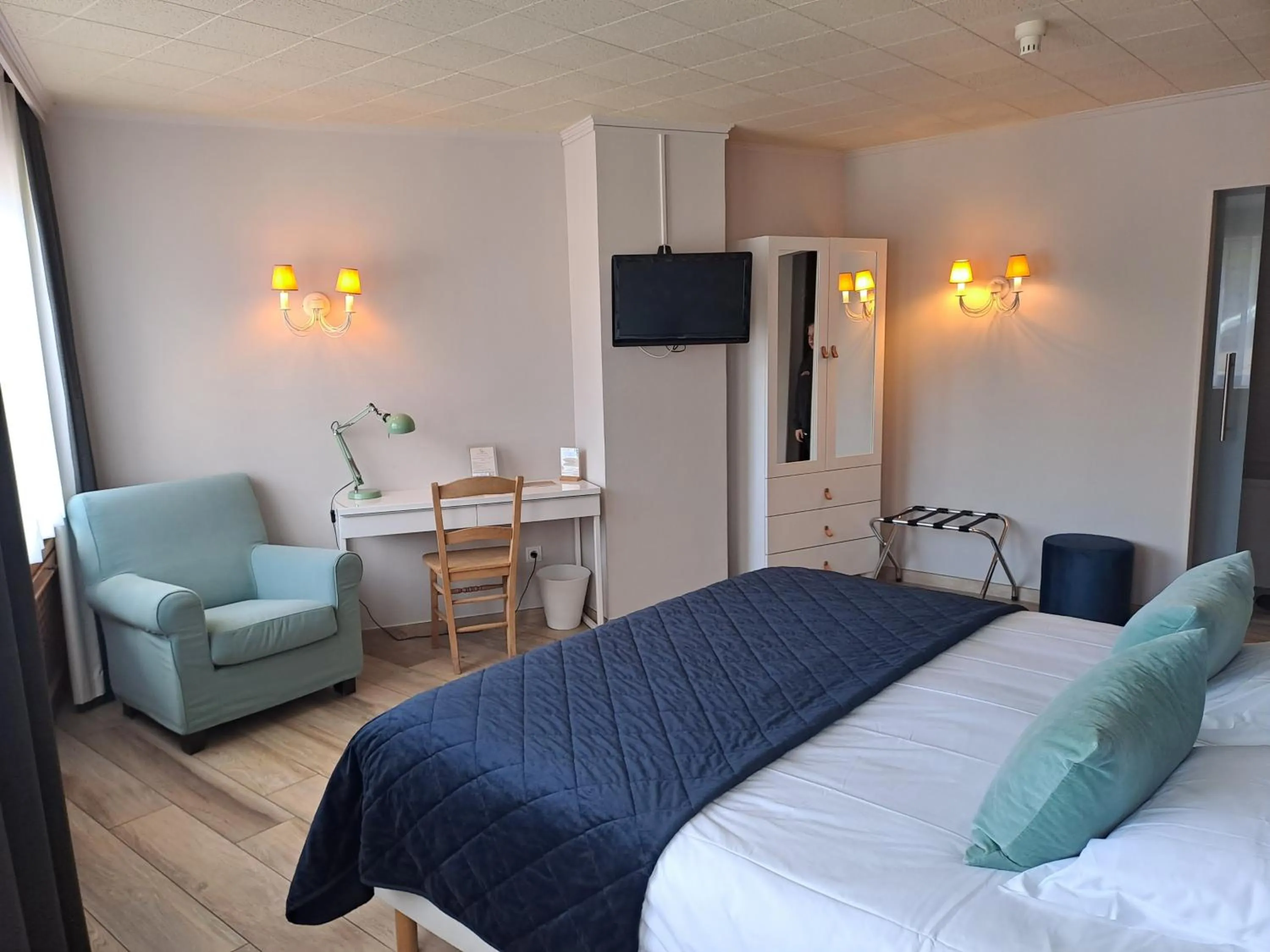 View (from property/room), Bed in Auberge De La Gaichel