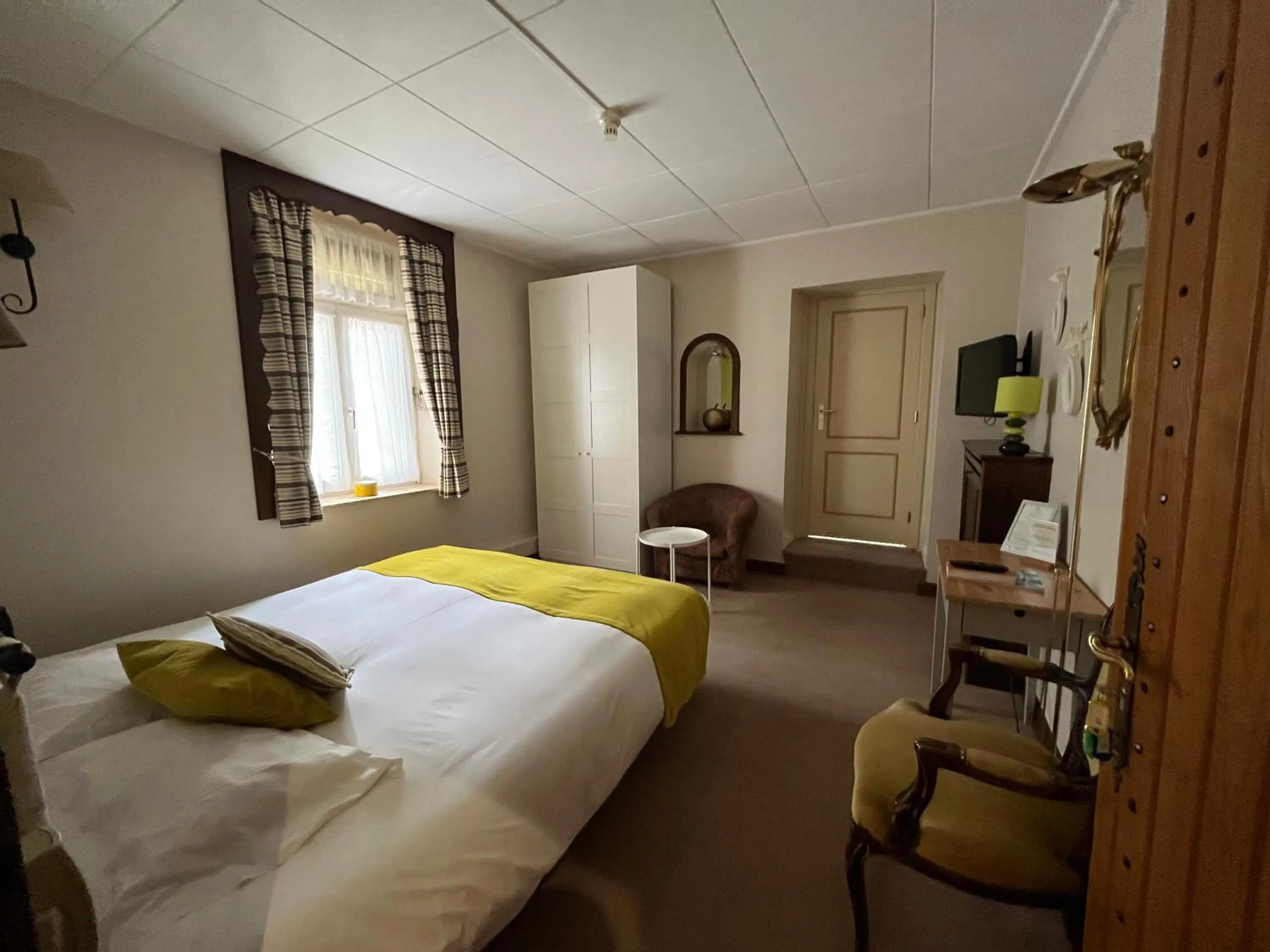 Bedroom, Bed in Auberge De La Gaichel