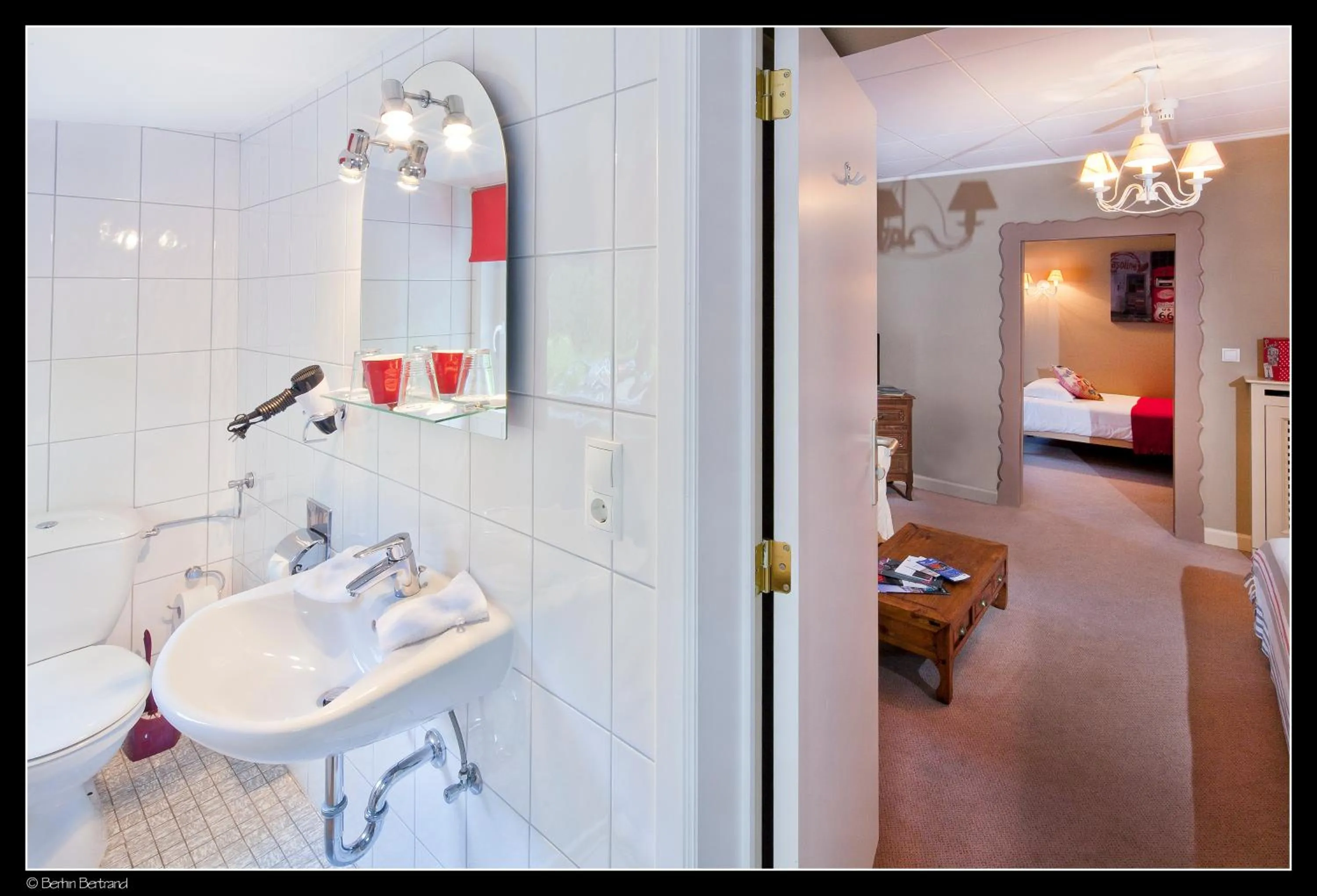 Bathroom, Bed in Auberge De La Gaichel