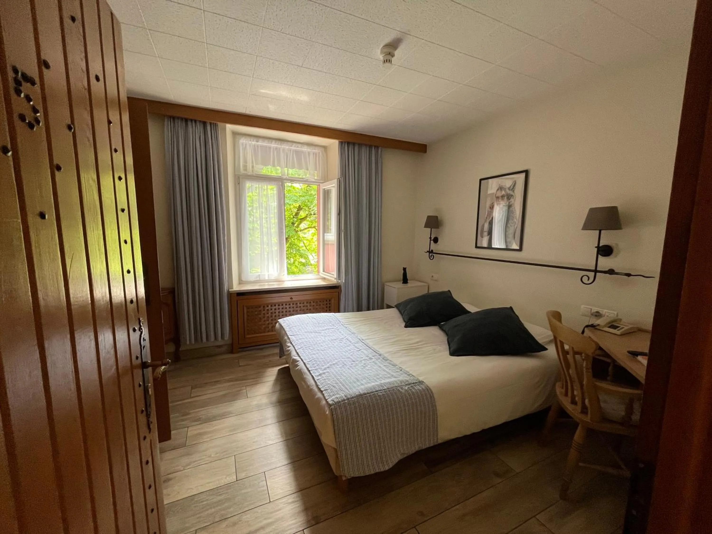 Property building, Bed in Auberge De La Gaichel