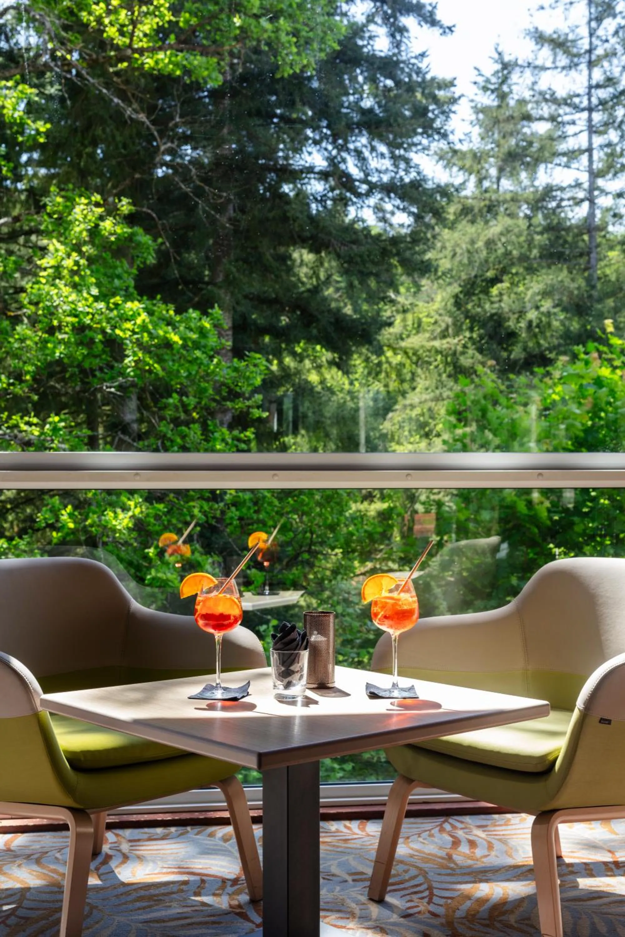 Lounge or bar in Hôtel Restaurant La Vallée Noble, proche Eguisheim Colmar