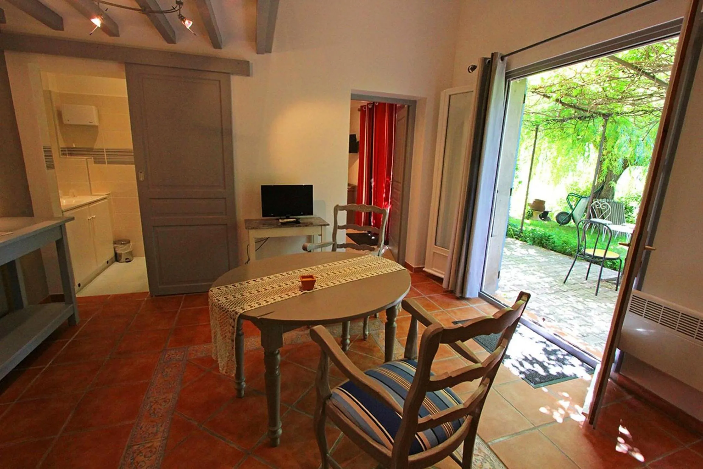 Photo of the whole room in Logis auberge restaurant Du Vigneron