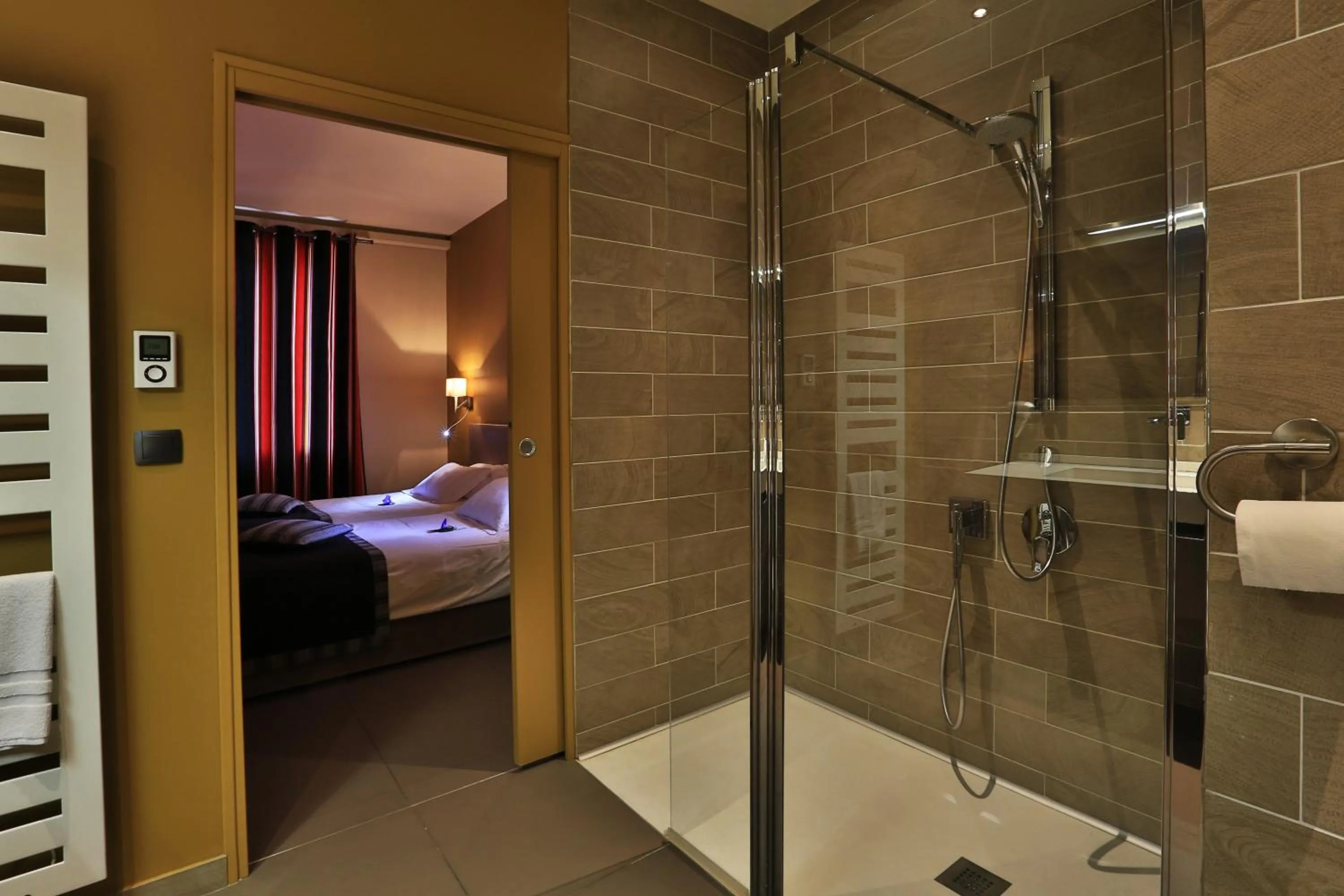 Photo of the whole room in Logis auberge restaurant Du Vigneron