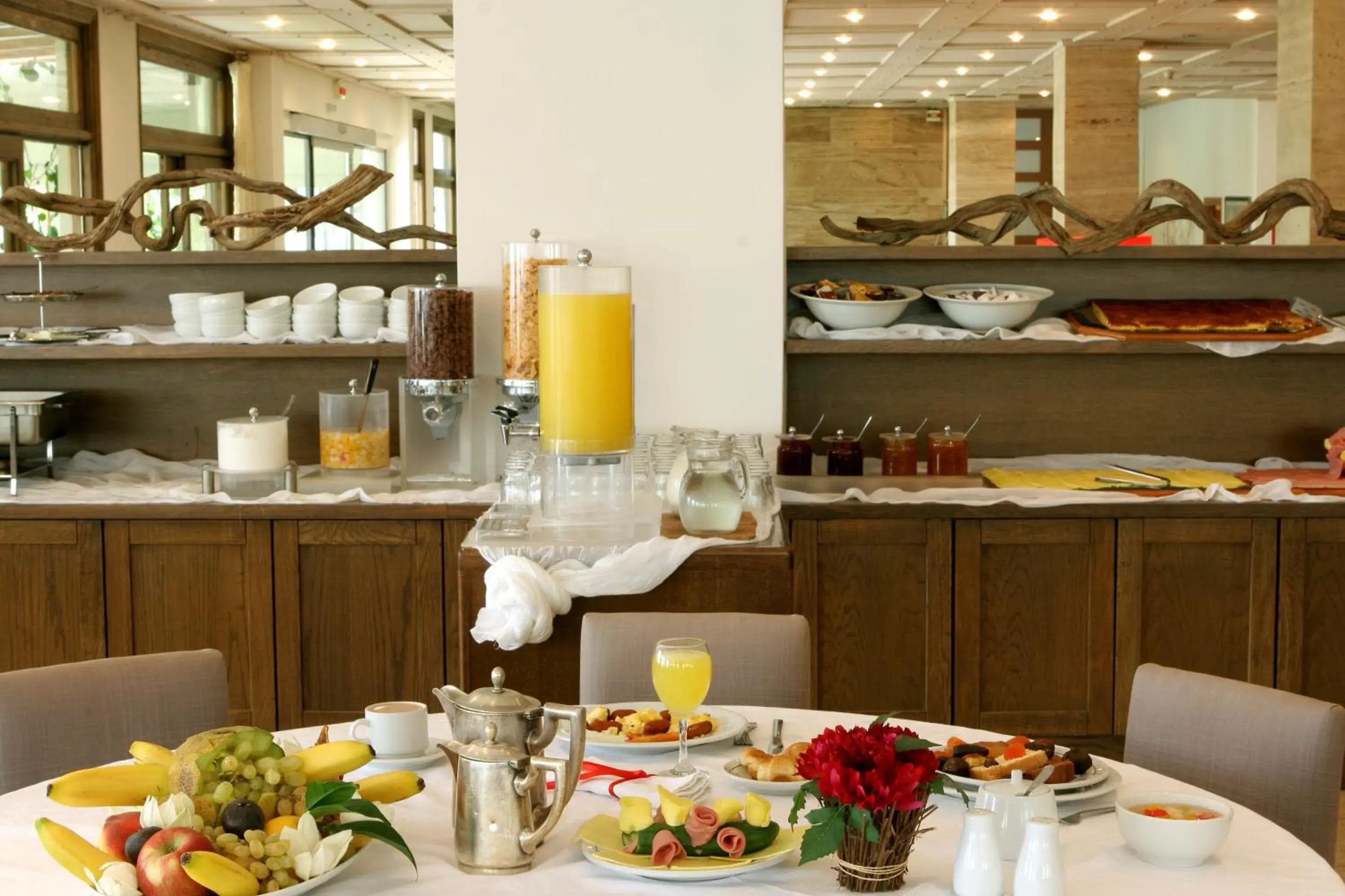 Restaurant/places to eat in Hotel Antonios Restaurant/places to eat in Hotel Antonios