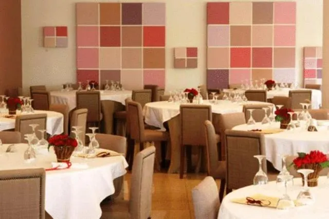 Restaurant/places to eat in Hotel Antonios