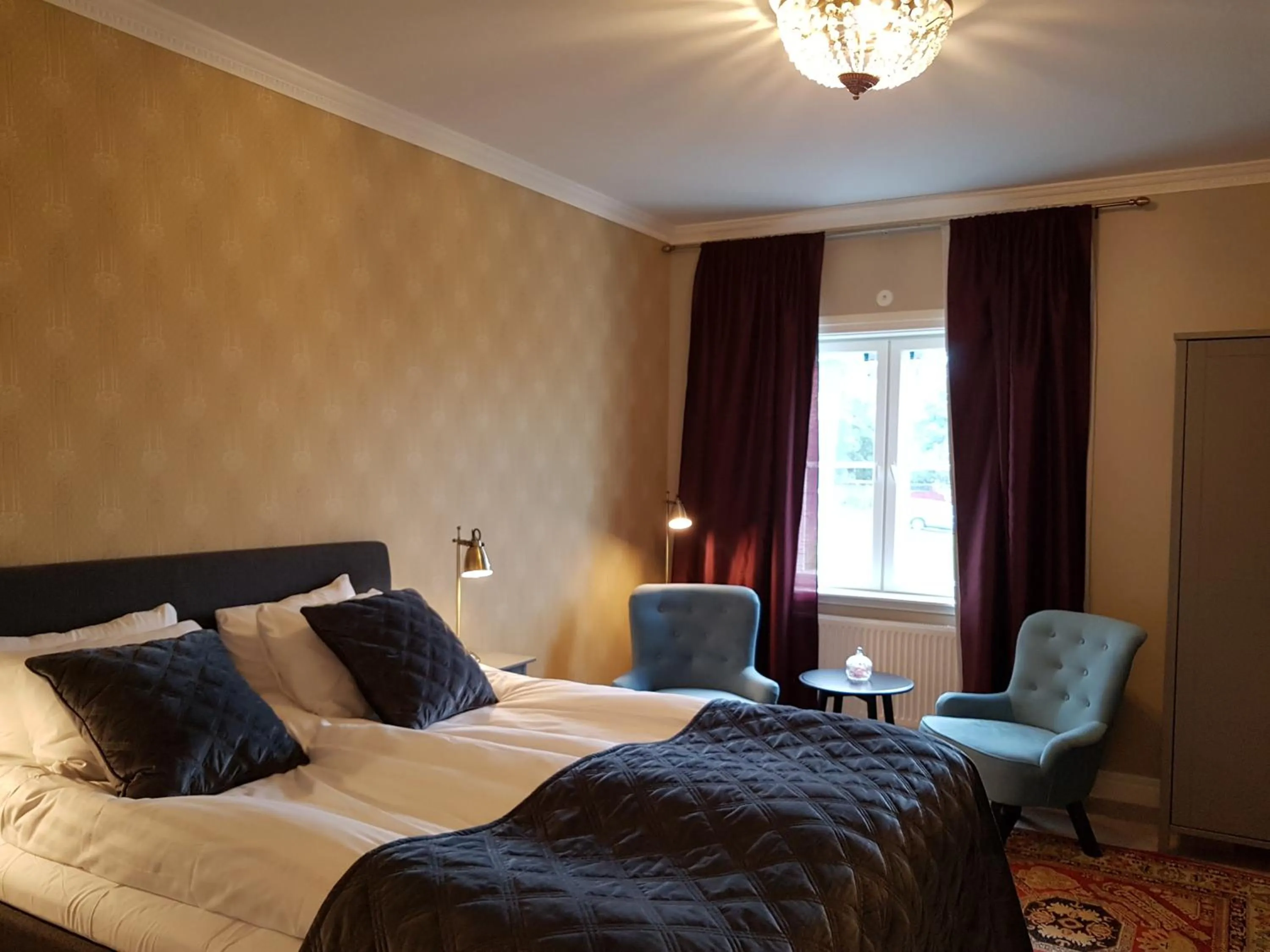 Property building, Bed in Ulvsby Herrgård