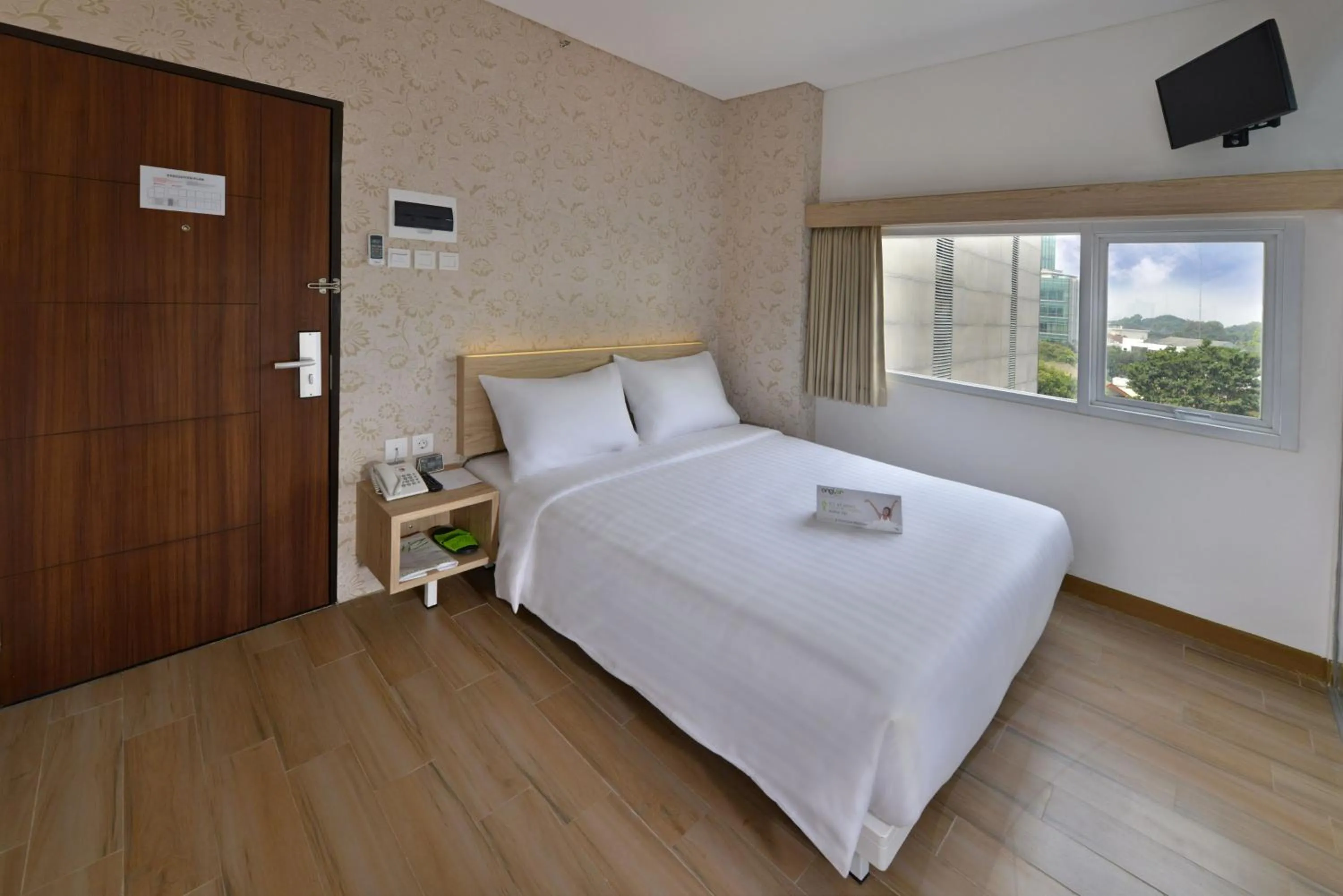 Bed in Whiz Hotel Falatehan Jakarta