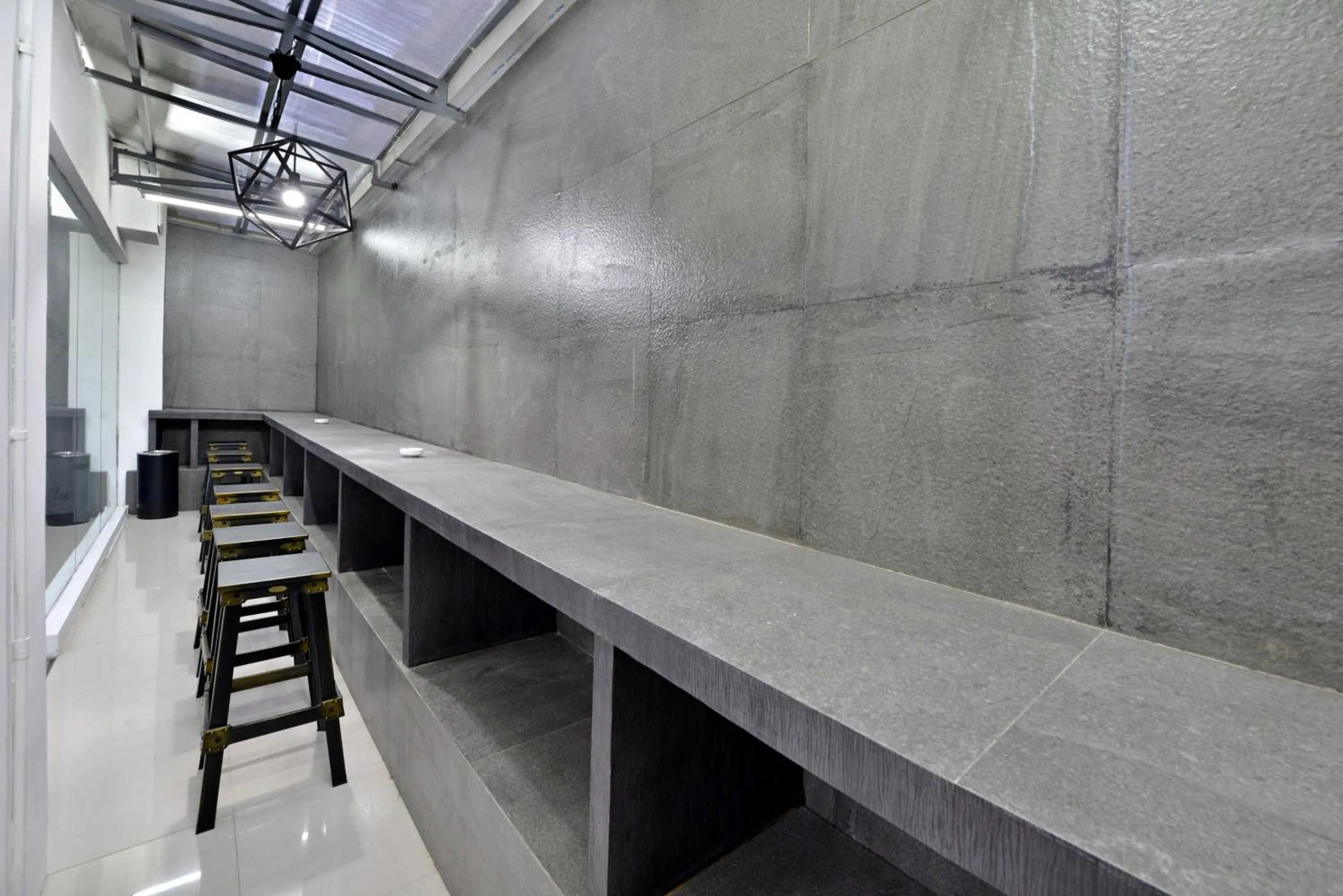 Restaurant/places to eat in Whiz Hotel Falatehan Jakarta