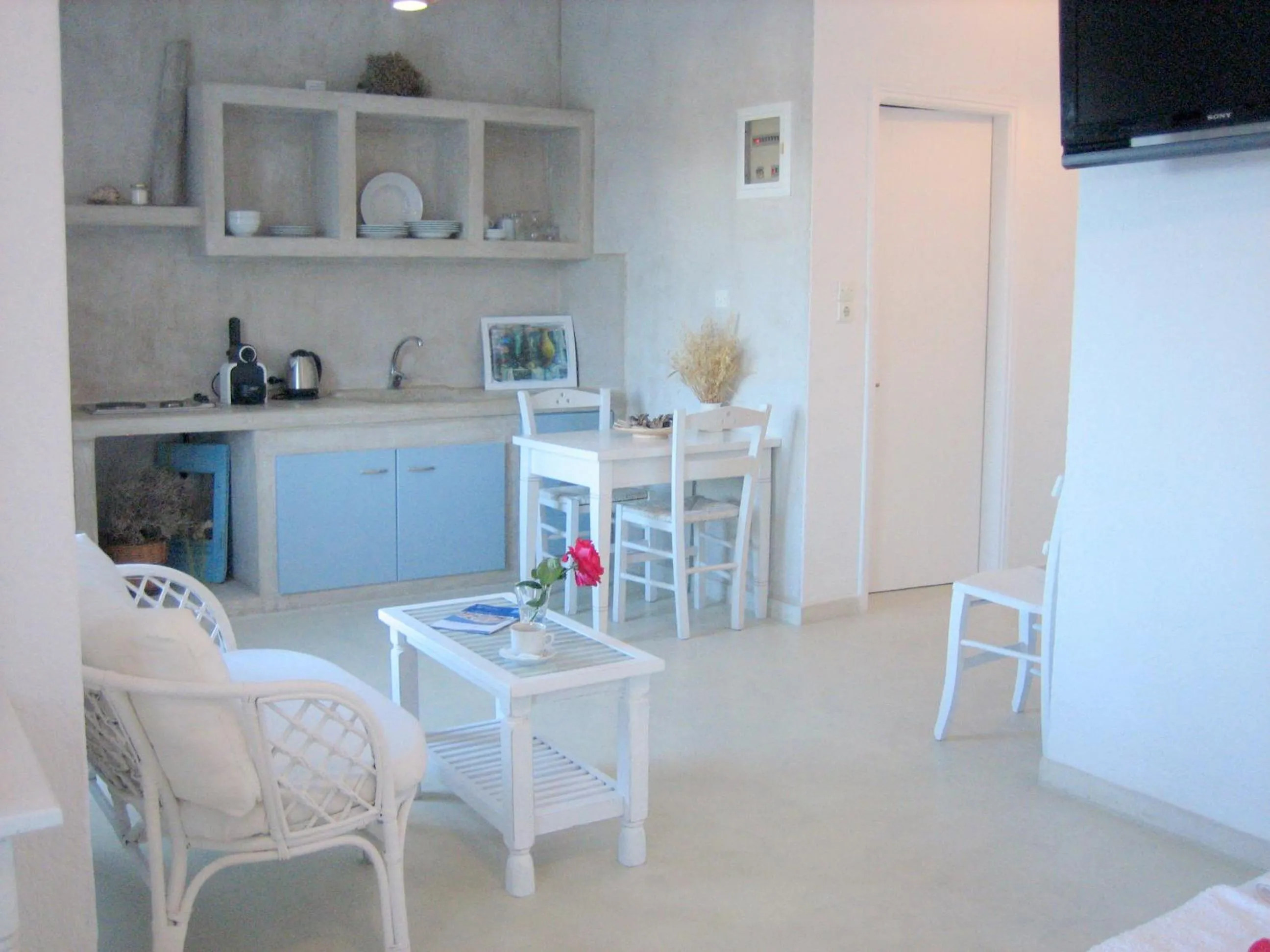 Seating area in Studios Anemomilos