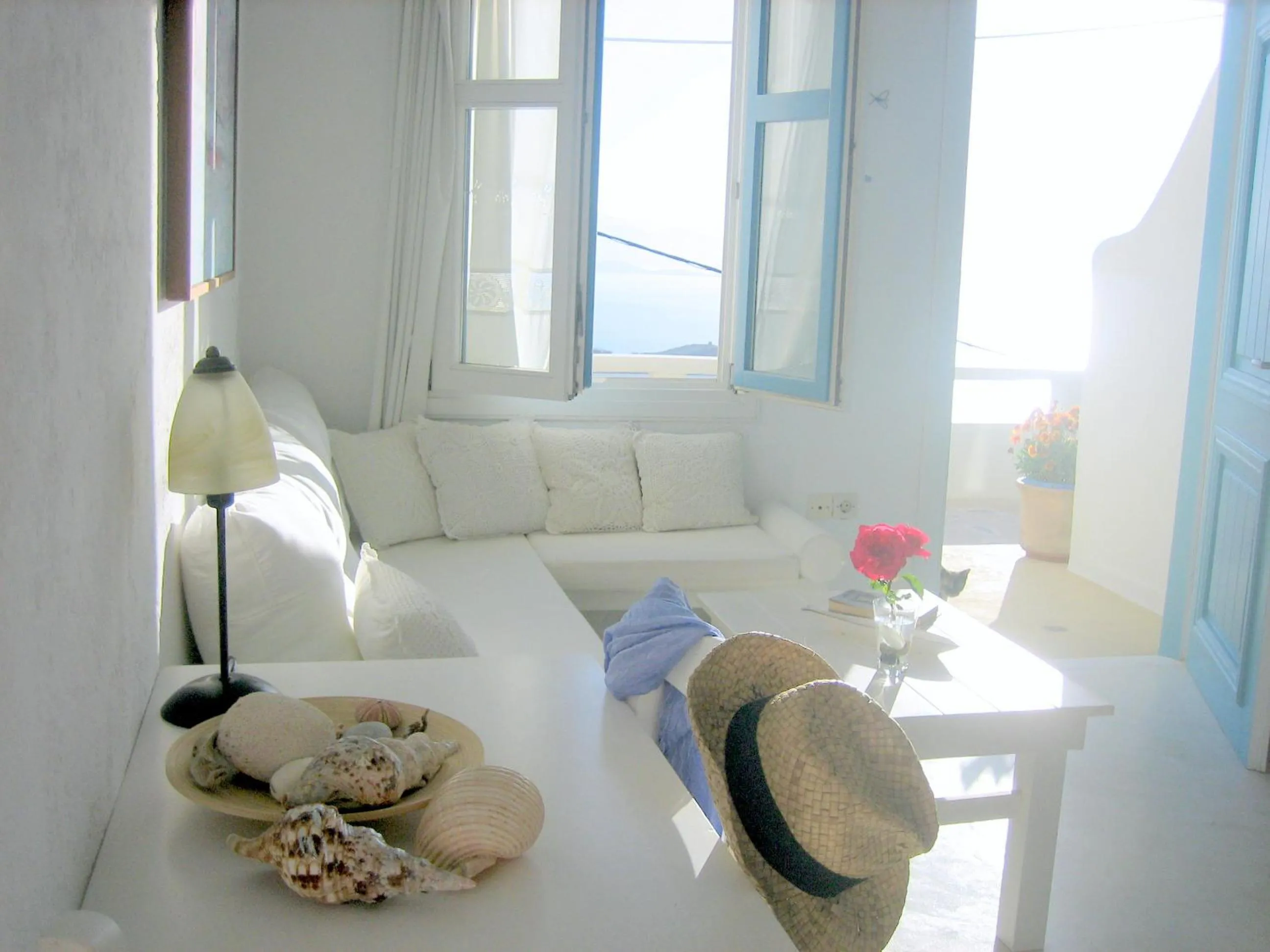 Seating area in Studios Anemomilos