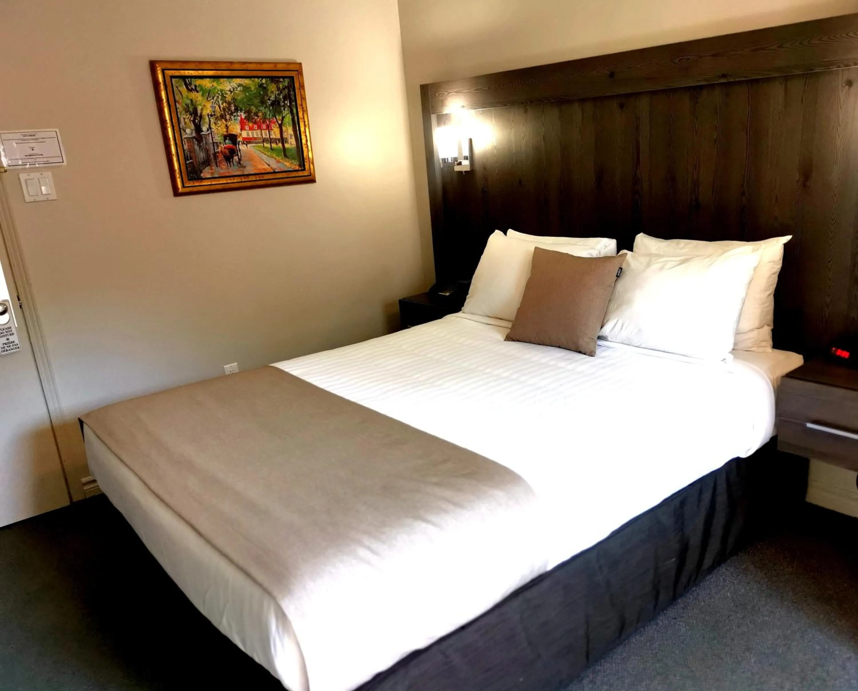 bunk bed, Bed in Hotel et Motel Le Chateauguay