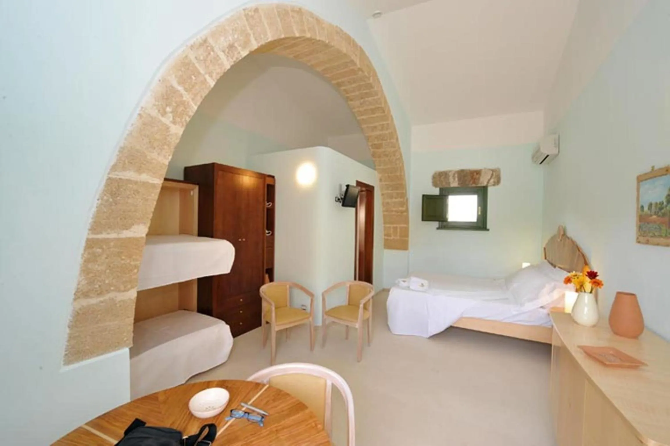 TV and multimedia, Bed in Masseria Pizzofalcone