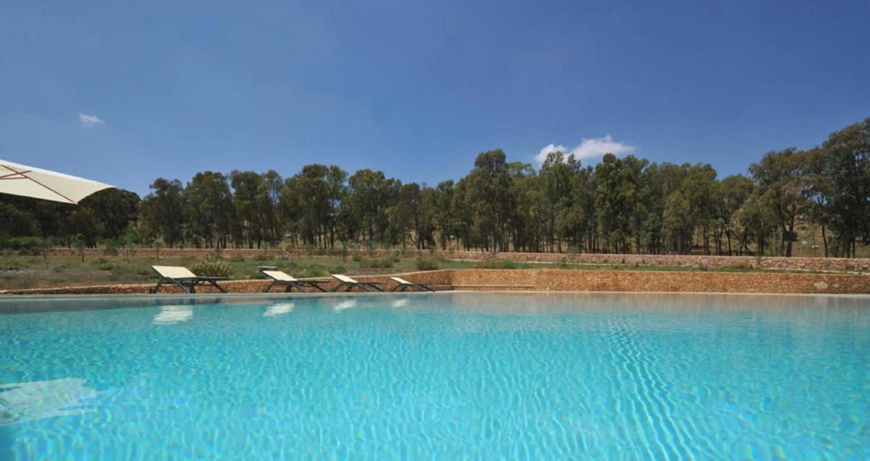 Swimming pool in Masseria Pizzofalcone