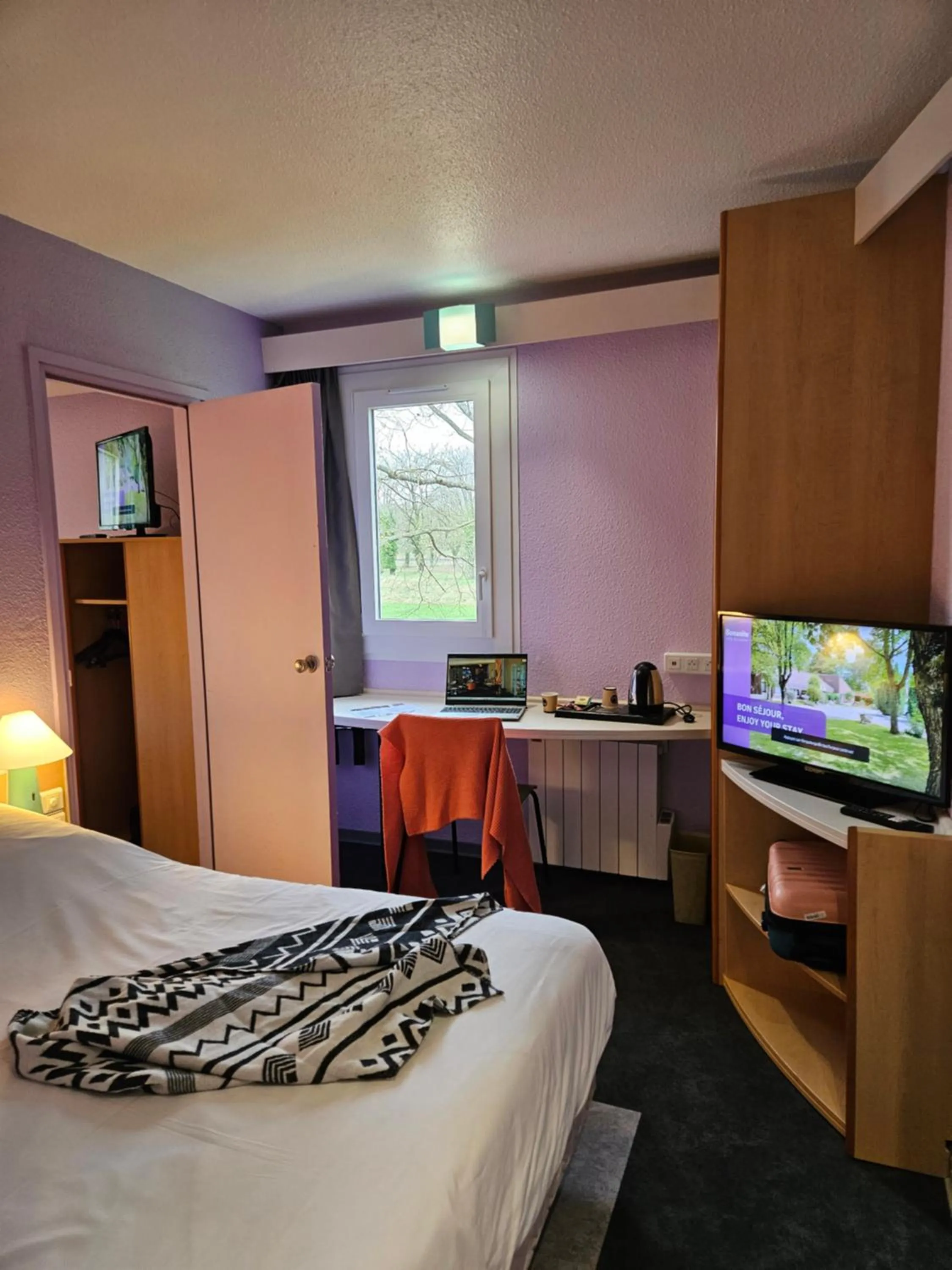 TV and multimedia, Bed in Hotel Bonanite