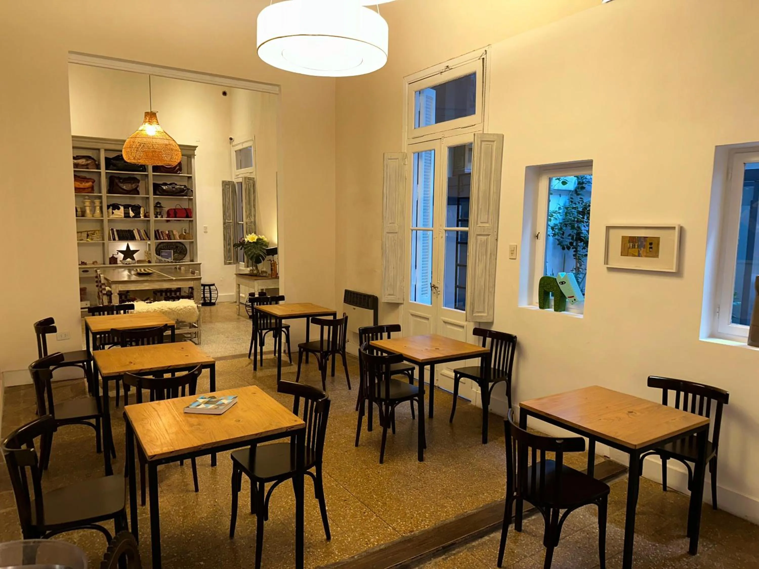 Restaurant/places to eat in Hotel Costa Rica