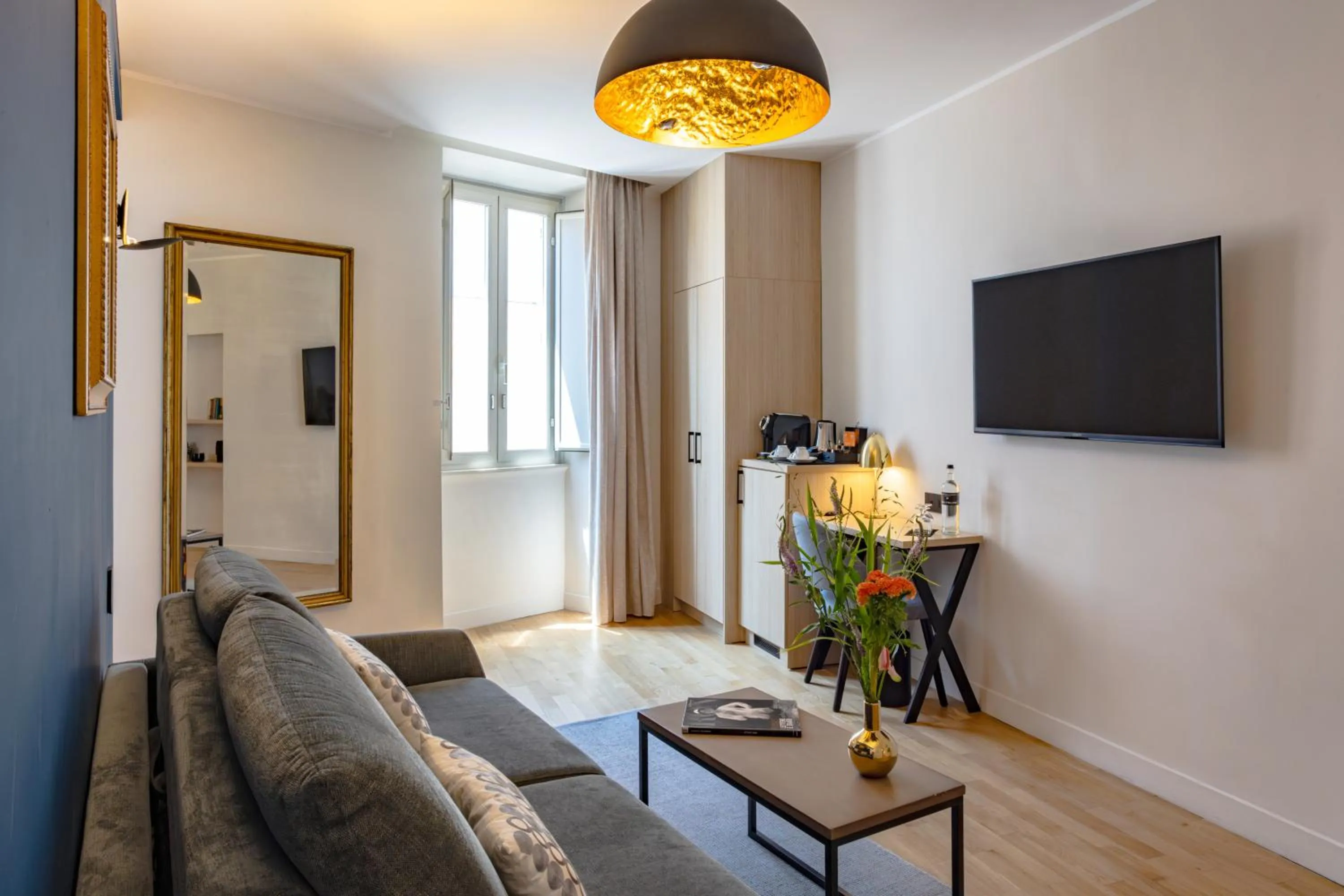 Photo of the whole room in 9Hotel Cesari