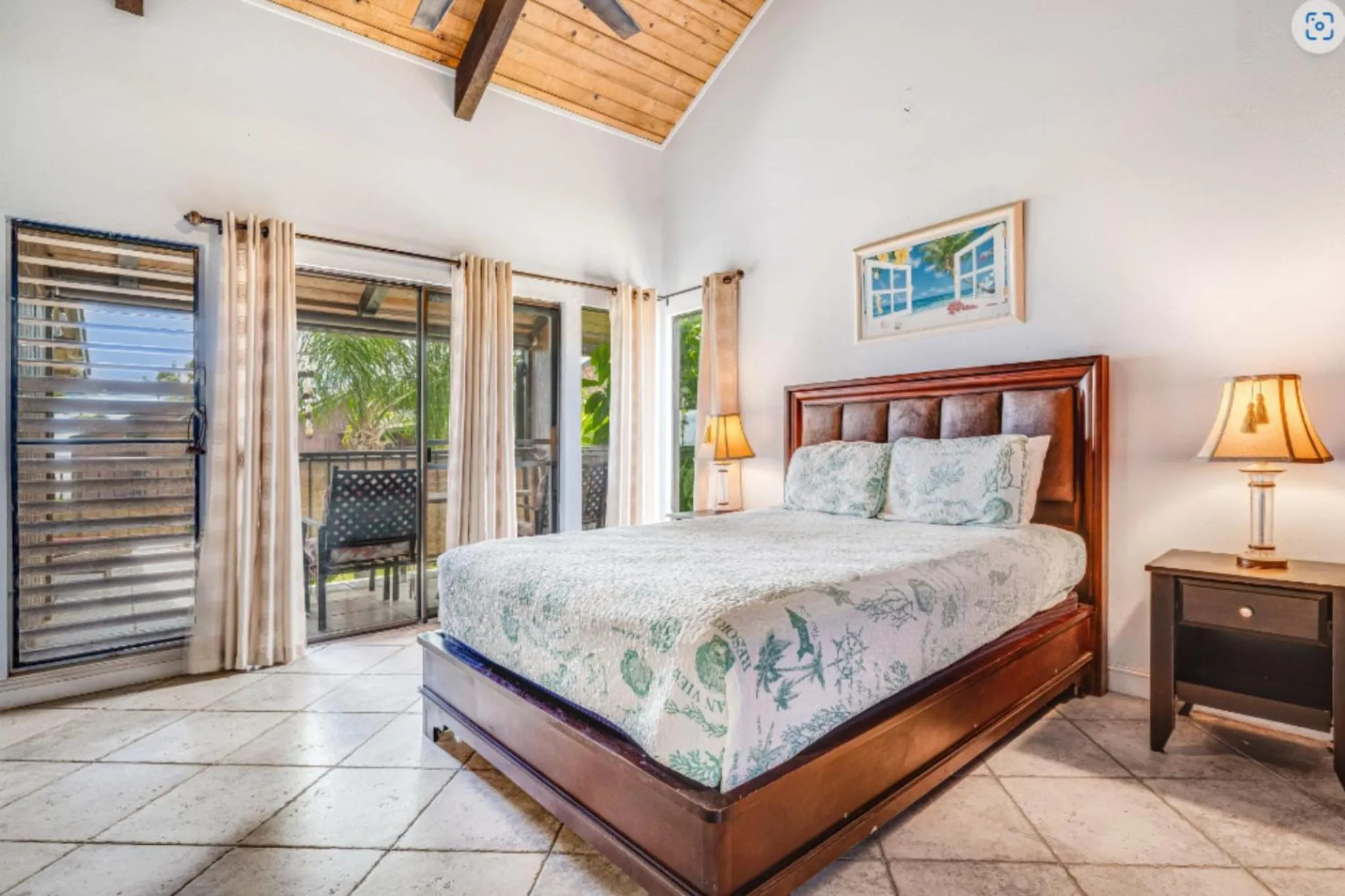 Bedroom, Bed in Castle at Moloka'i Shores