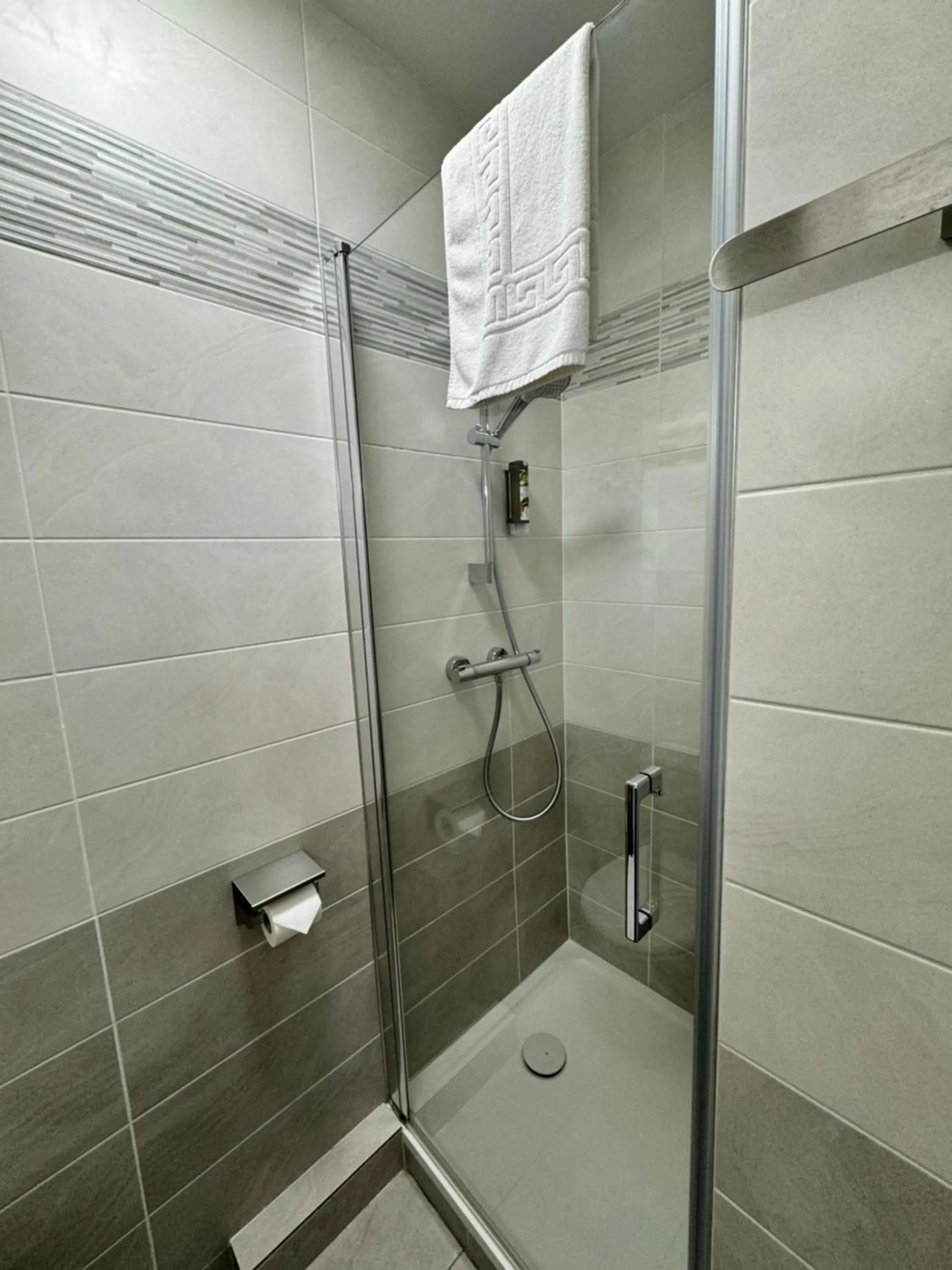 Bathroom in Logis Hotel Restaurant le Mirador