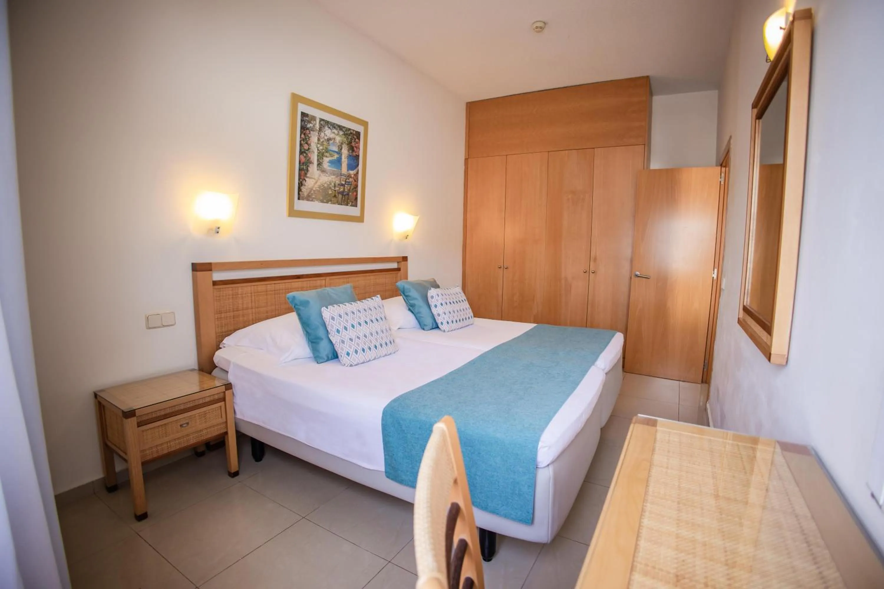 Photo of the whole room, Bed in Servatur Terrazamar Sun Suite