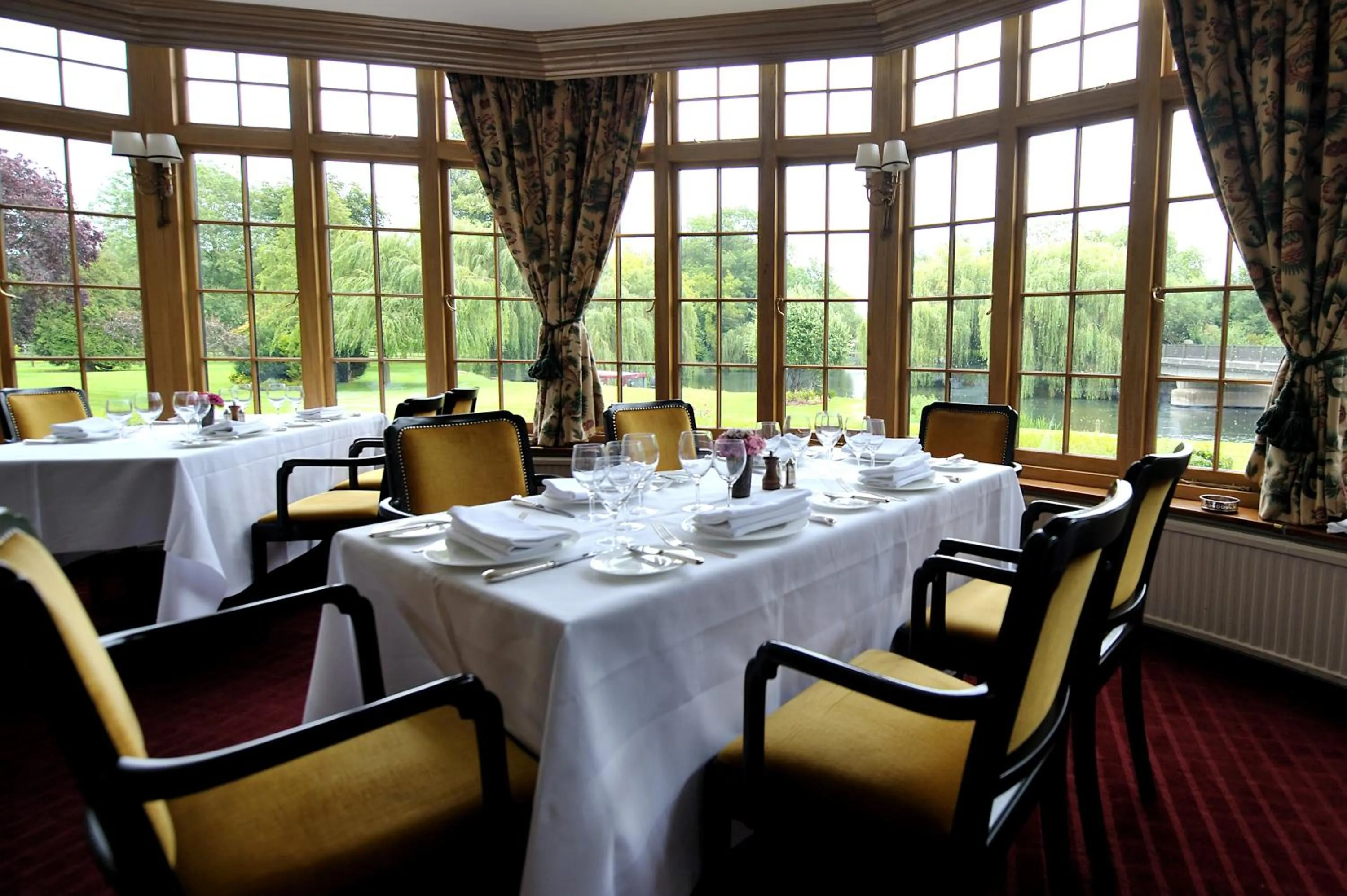 Restaurant/places to eat in The French Horn