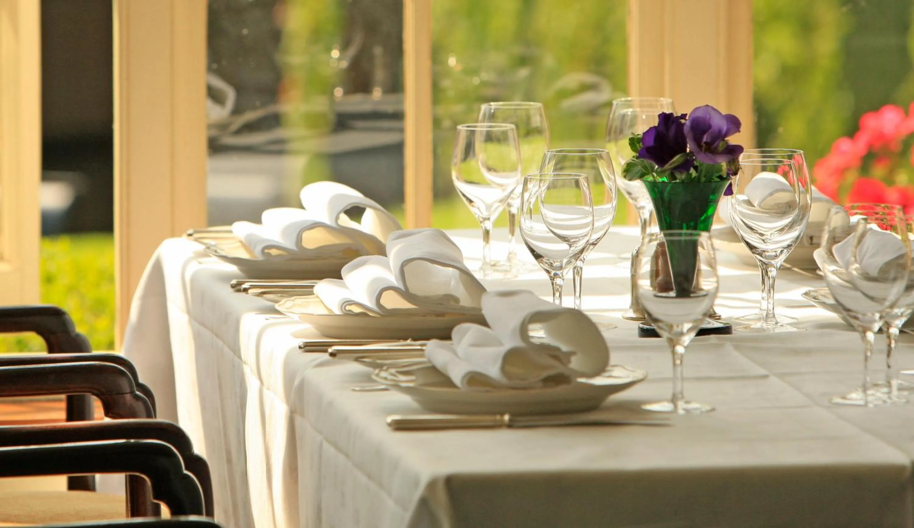 Restaurant/places to eat in The French Horn