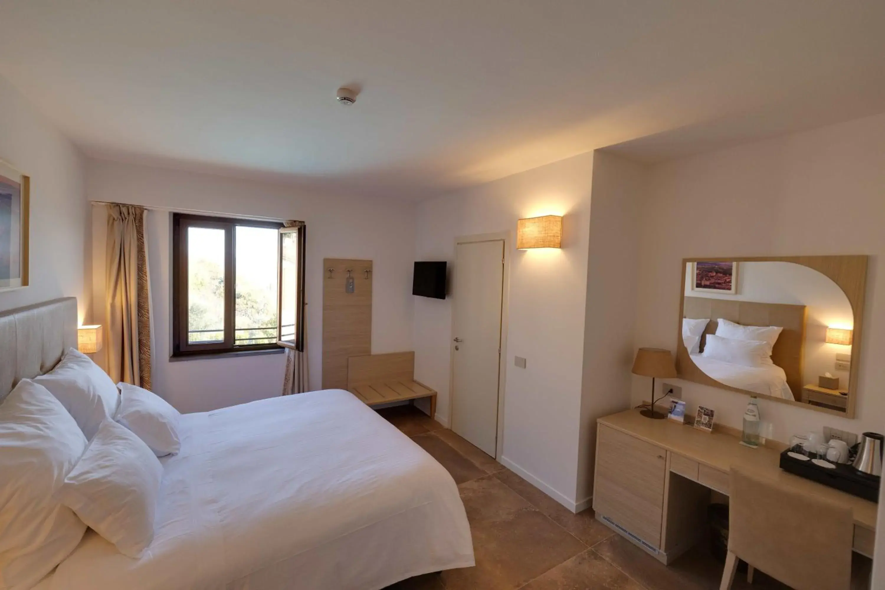 Coffee/tea facilities, Bed in Fortebraccio Coffee/tea facilities, Bed in Fortebraccio