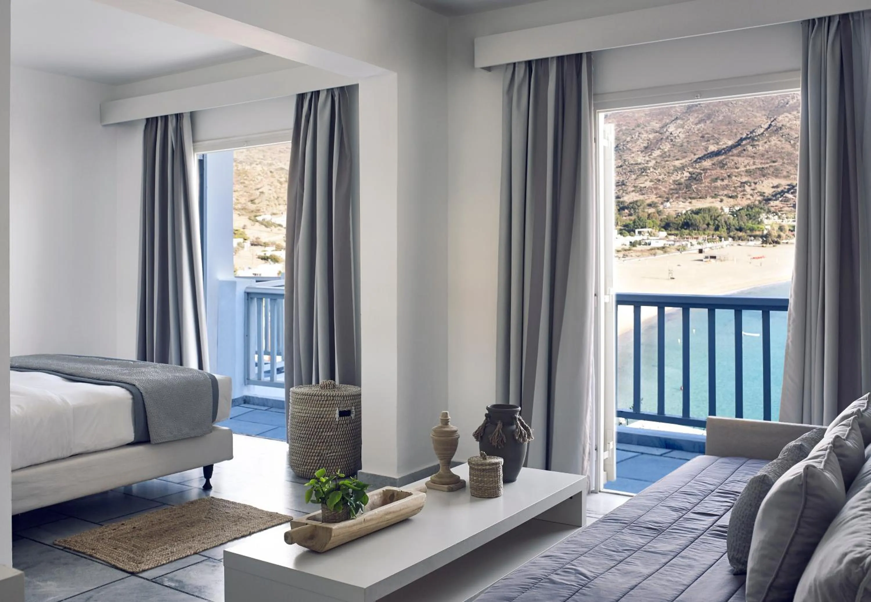 Living room, Bed in Ios Palace Hotel & Spa