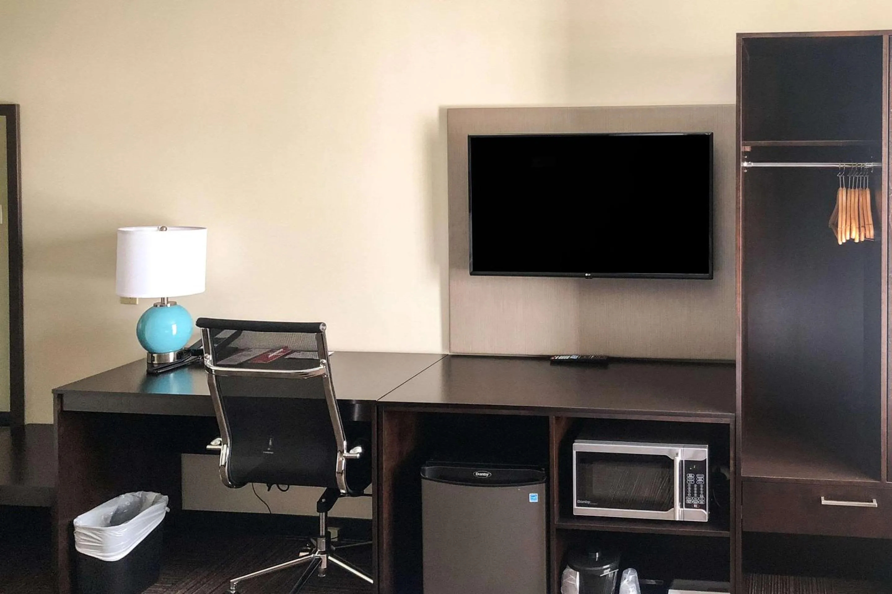 Photo of the whole room in Sleep Inn & Suites Quebec City East