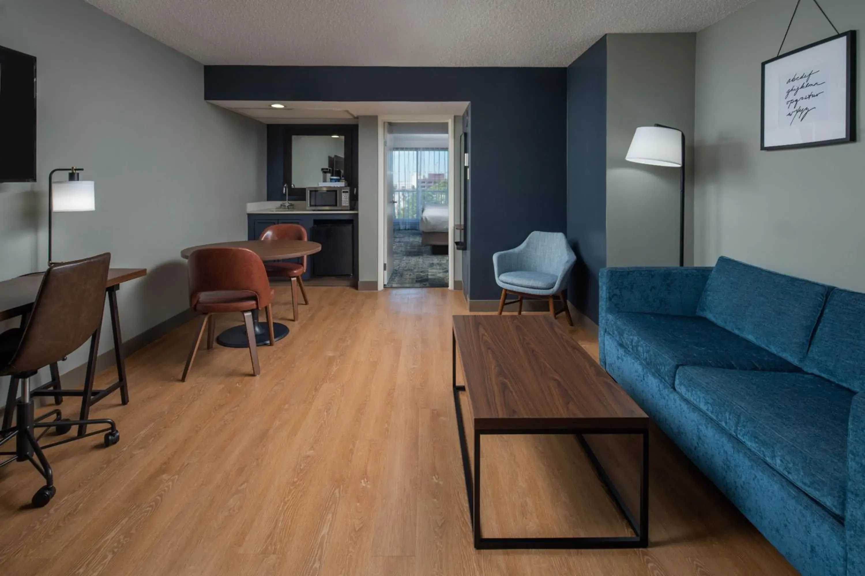 Deluxe Queen/Queen Suite with Sofa Bed in Four Points by Sheraton Suites Tampa Airport Westshore Deluxe Queen/Queen Suite with Sofa Bed in Four Points by Sheraton Suites Tampa Airport Westshore