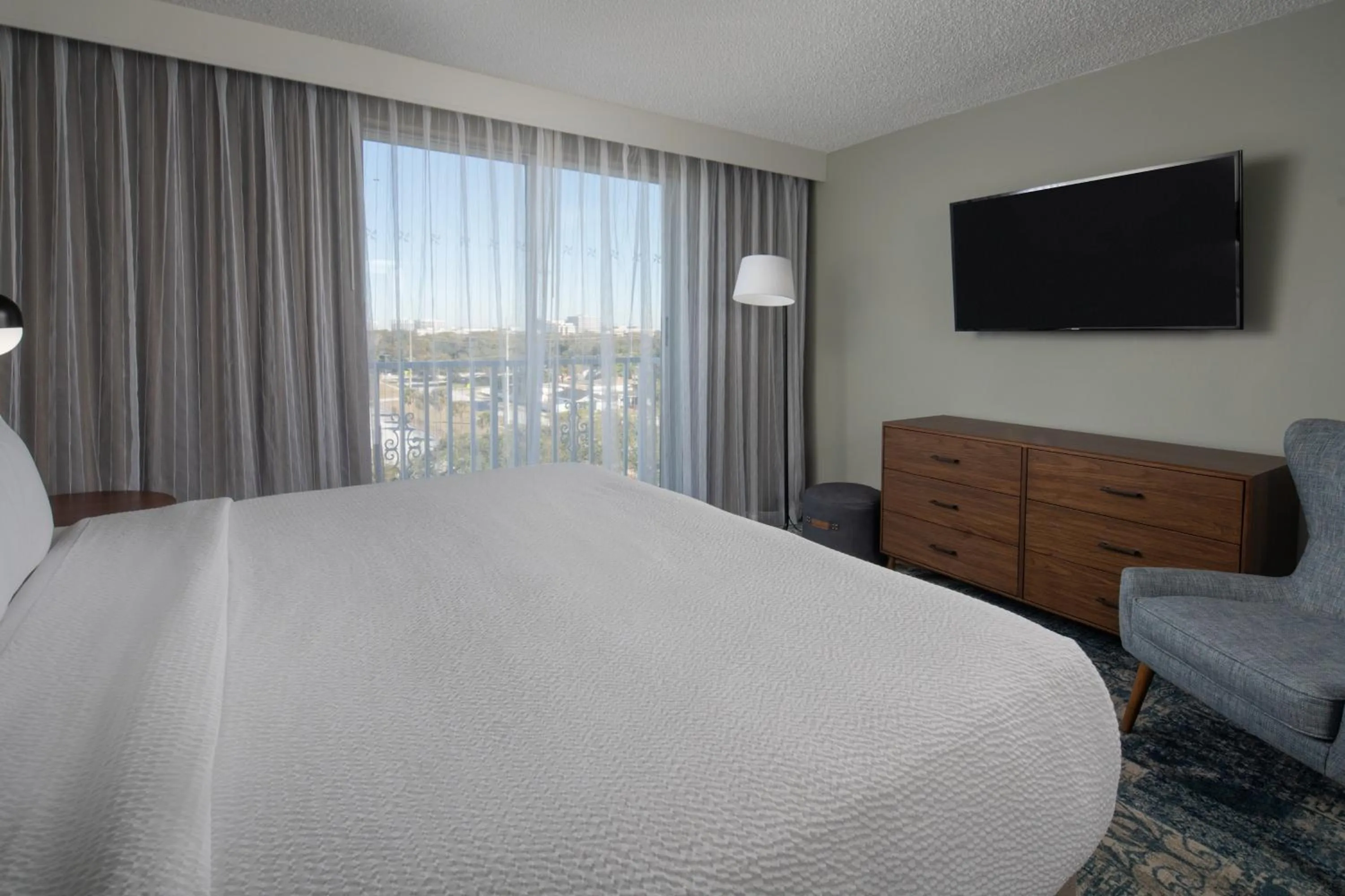 Bedroom, Bed in Four Points by Sheraton Suites Tampa Airport Westshore