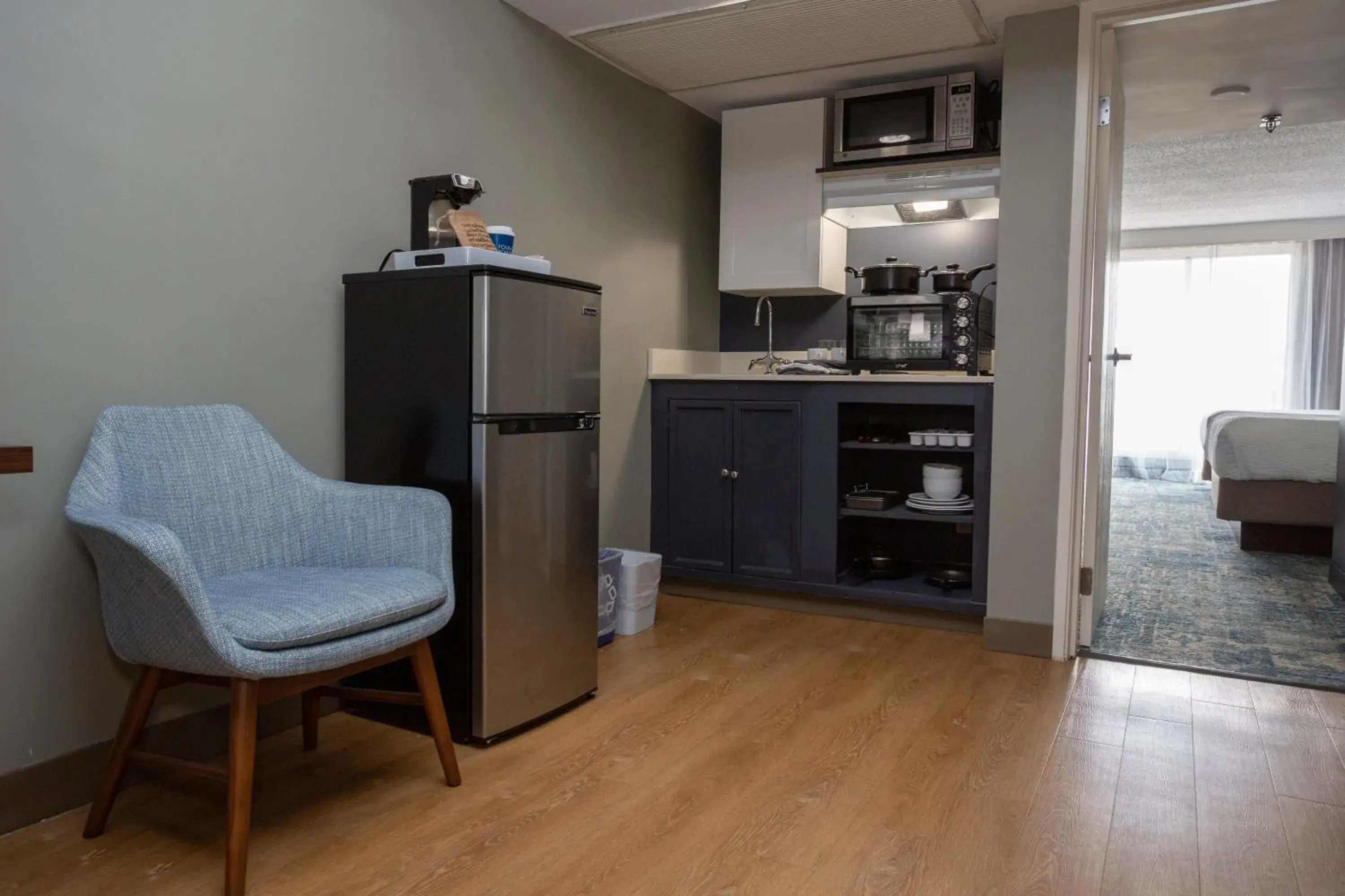 Executive Queen/Queen Suite with Sofa Bed in Four Points by Sheraton Suites Tampa Airport Westshore Executive Queen/Queen Suite with Sofa Bed in Four Points by Sheraton Suites Tampa Airport Westshore