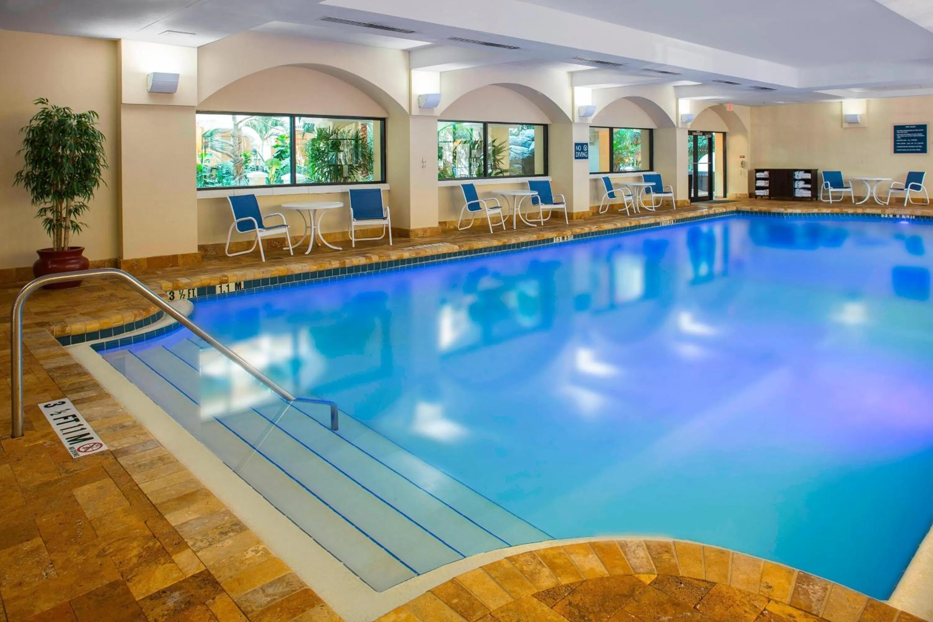 Swimming pool in Four Points by Sheraton Suites Tampa Airport Westshore