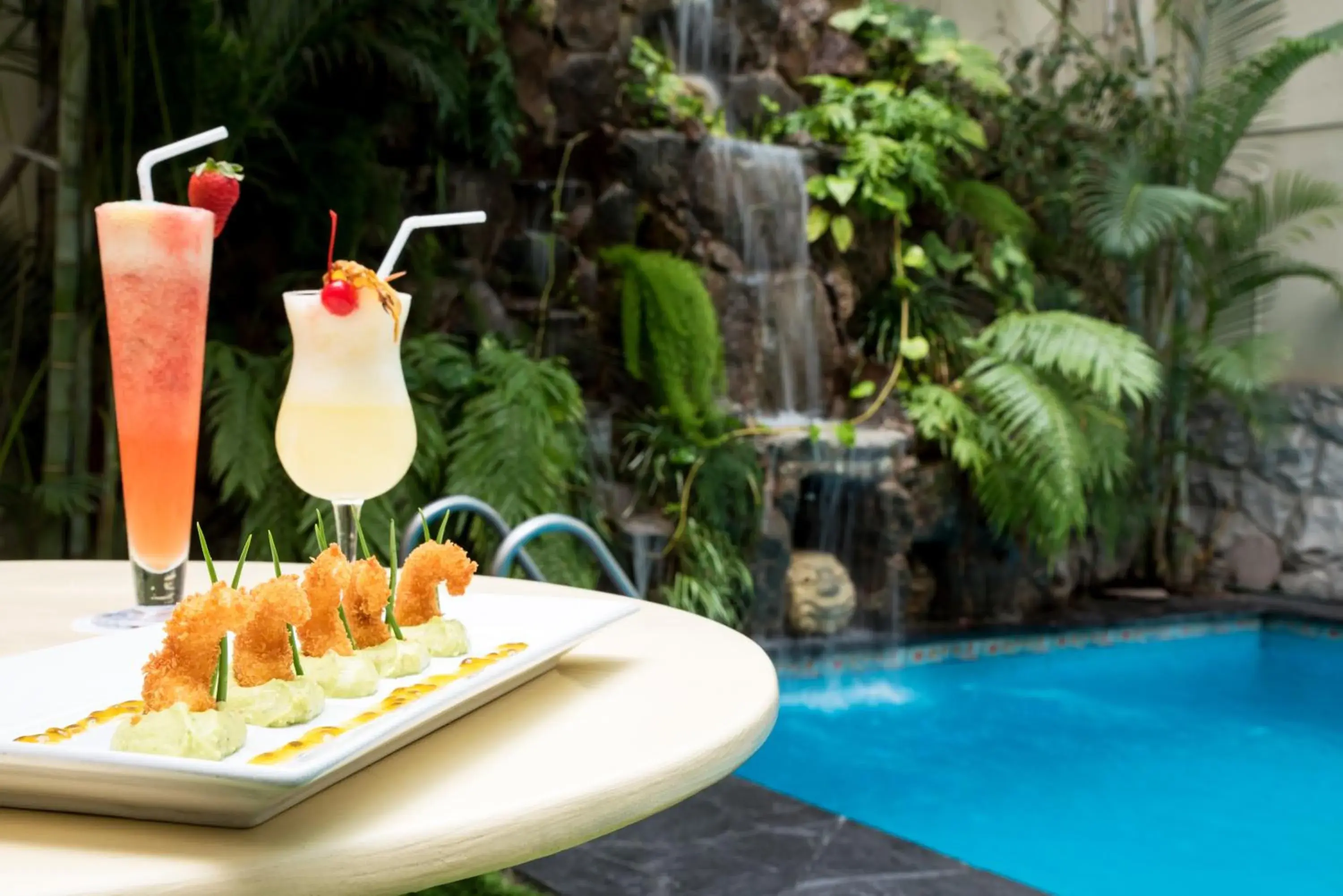 Swimming pool in Inkari Suites Hotel Swimming pool in Inkari Suites Hotel