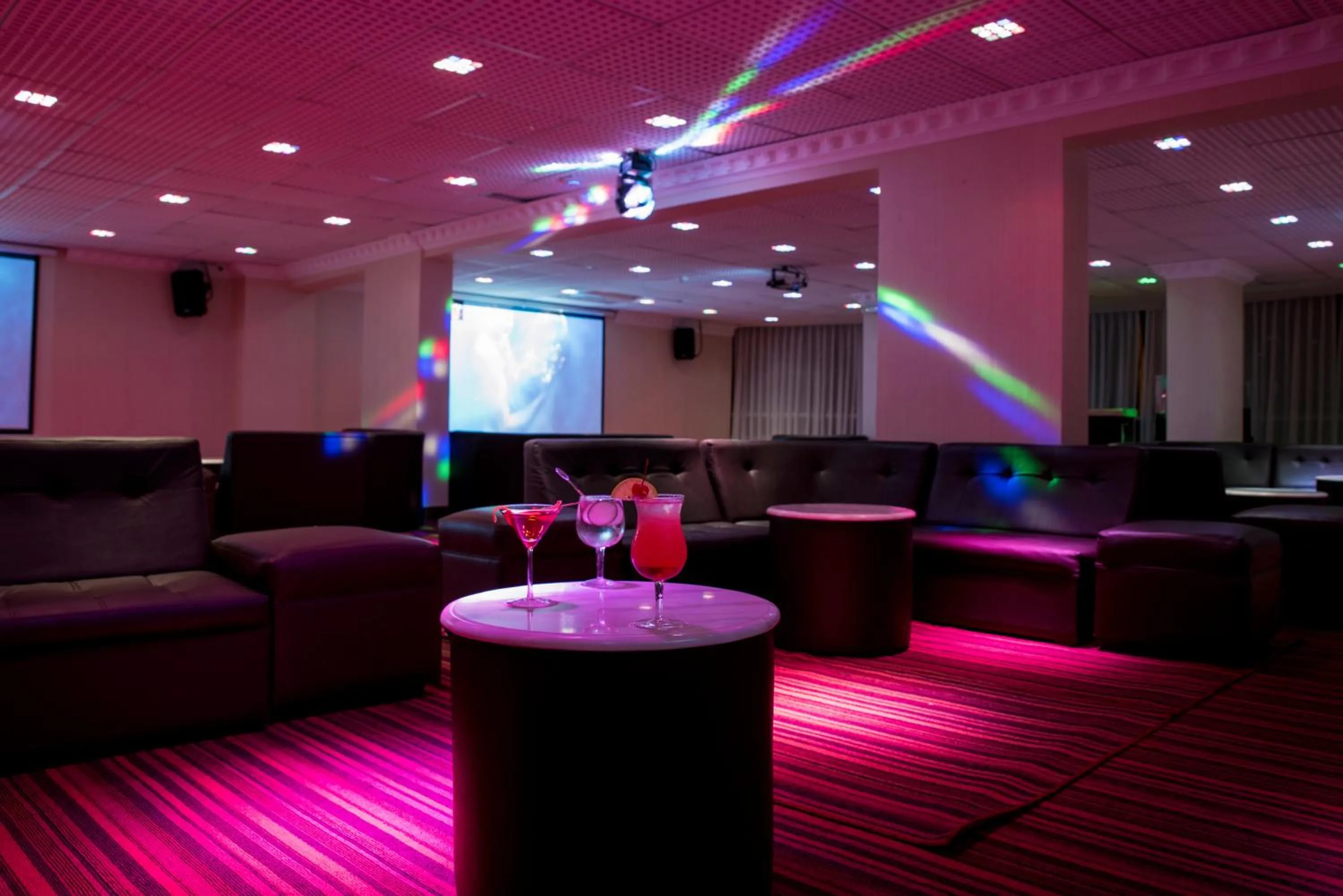 Karaoke in Inkari Suites Hotel