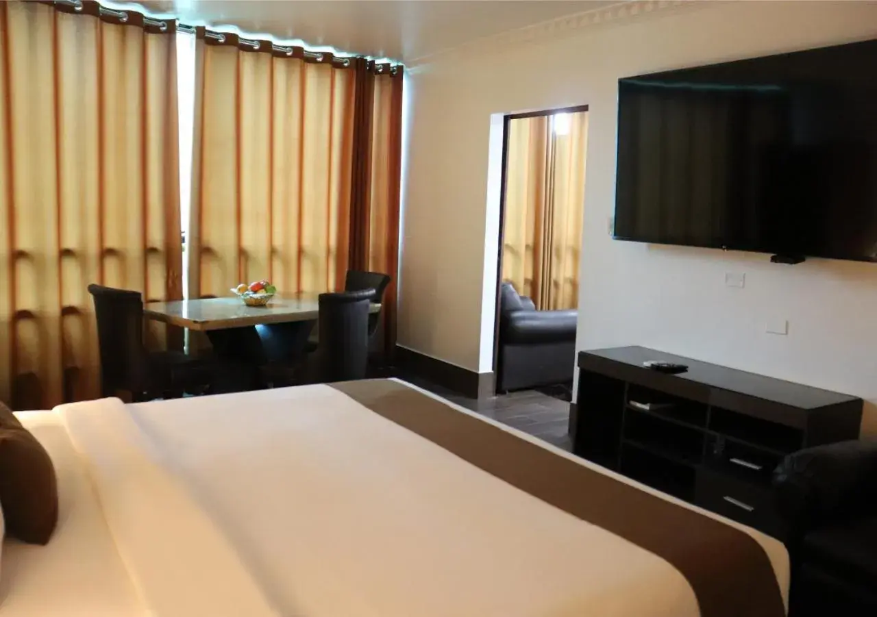 Bed in Inkari Suites Hotel Bed in Inkari Suites Hotel