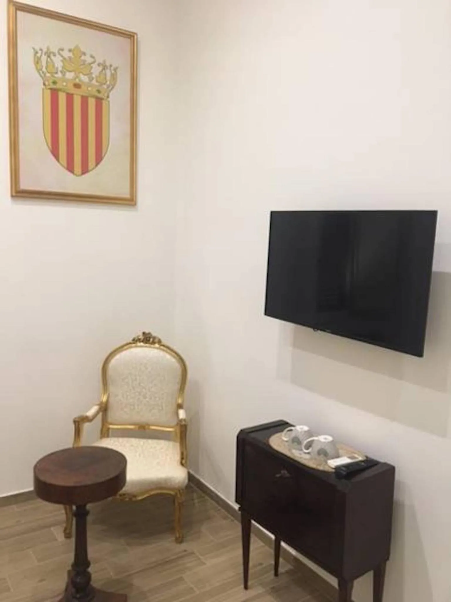 Living room in Royal Gismonda