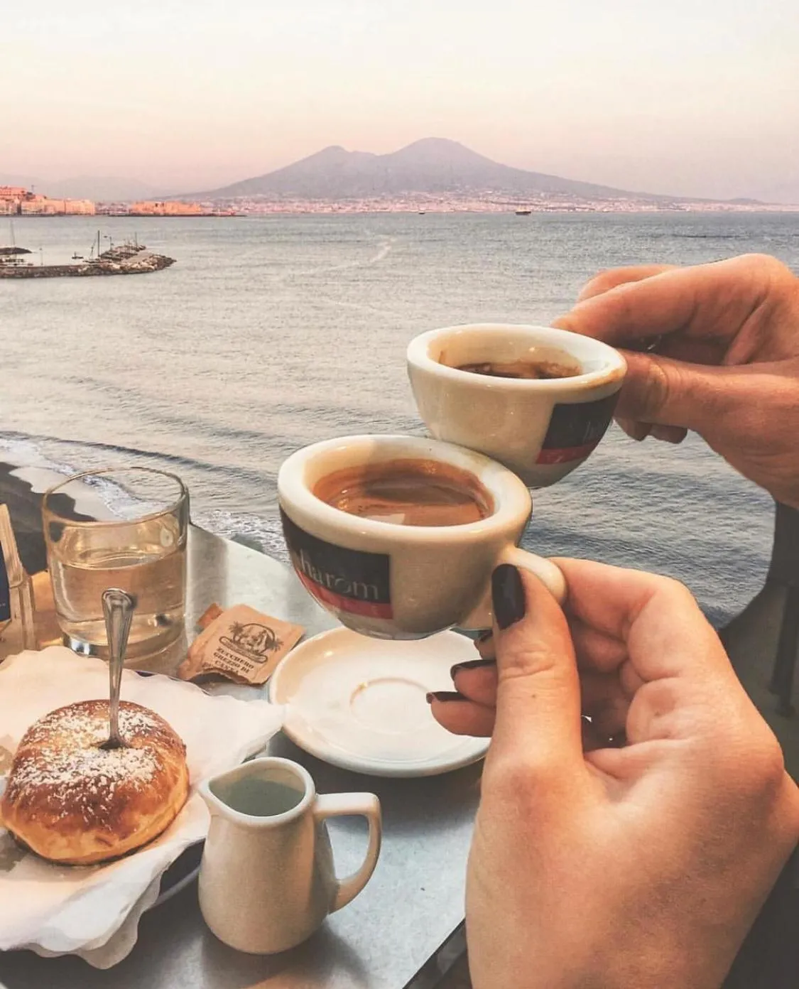 Restaurant/places to eat in Royal Gismonda