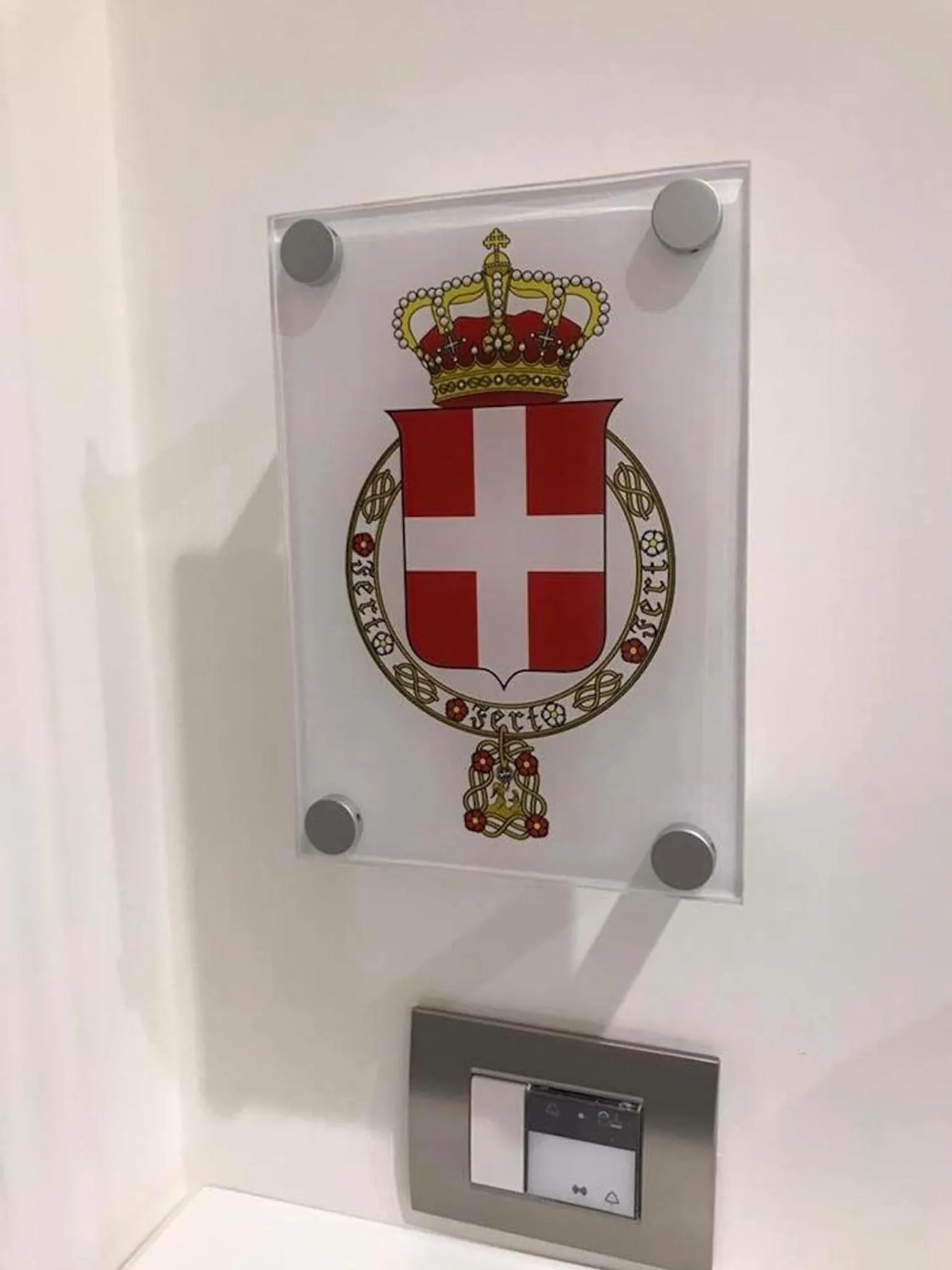 Logo/Certificate/Sign in Royal Gismonda