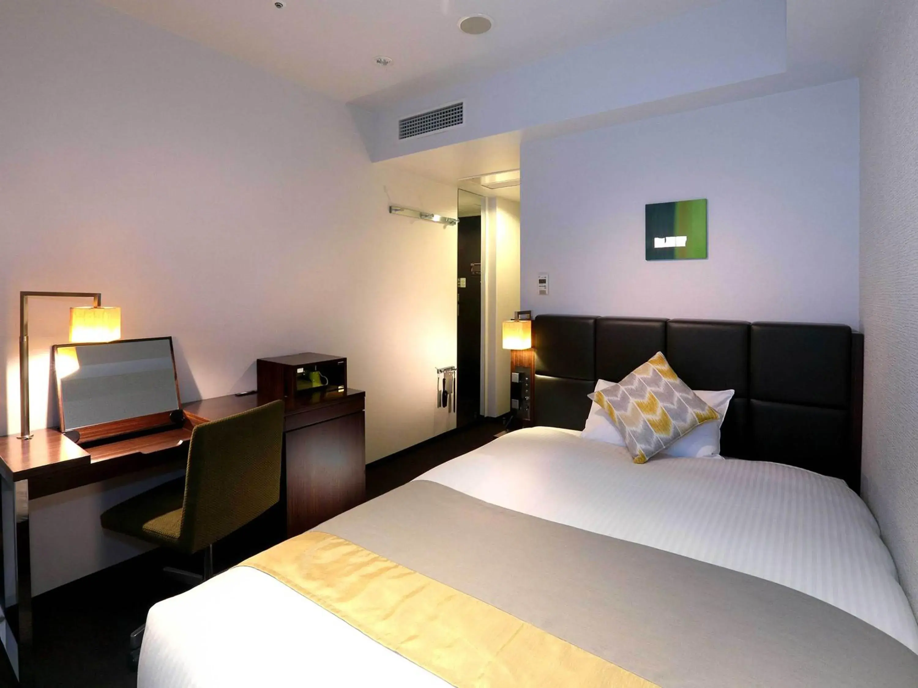 Photo of the whole room, Bed in Hotel Gracery Tokyo Tamachi Photo of the whole room, Bed in Hotel Gracery Tokyo Tamachi