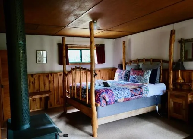 Bed in Cradle Highlander