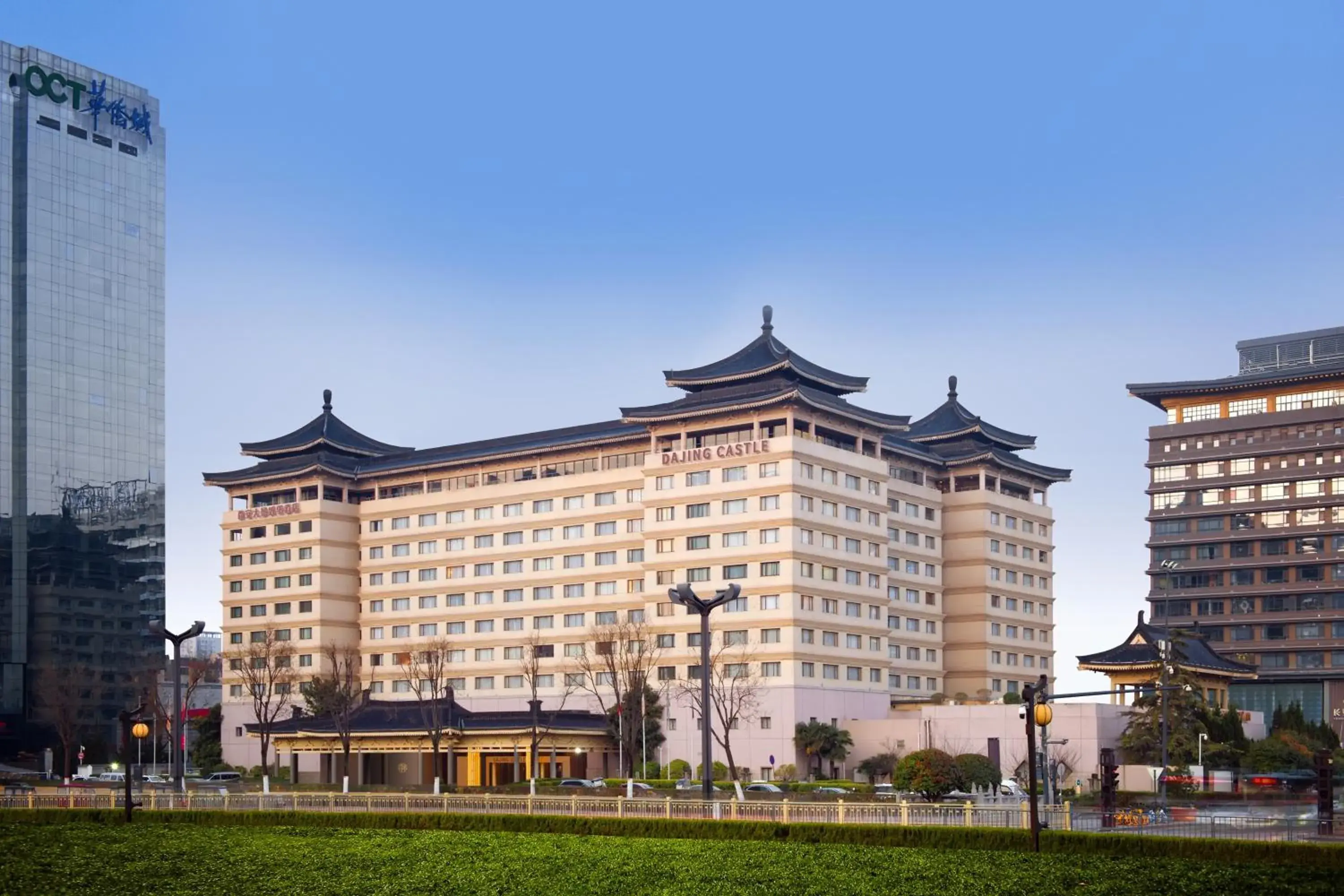 Property building in Xi'an Dajing Castle Hotel Bell Tower & YONGNING Gate Property building in Xi'an Dajing Castle Hotel Bell Tower & YONGNING Gate
